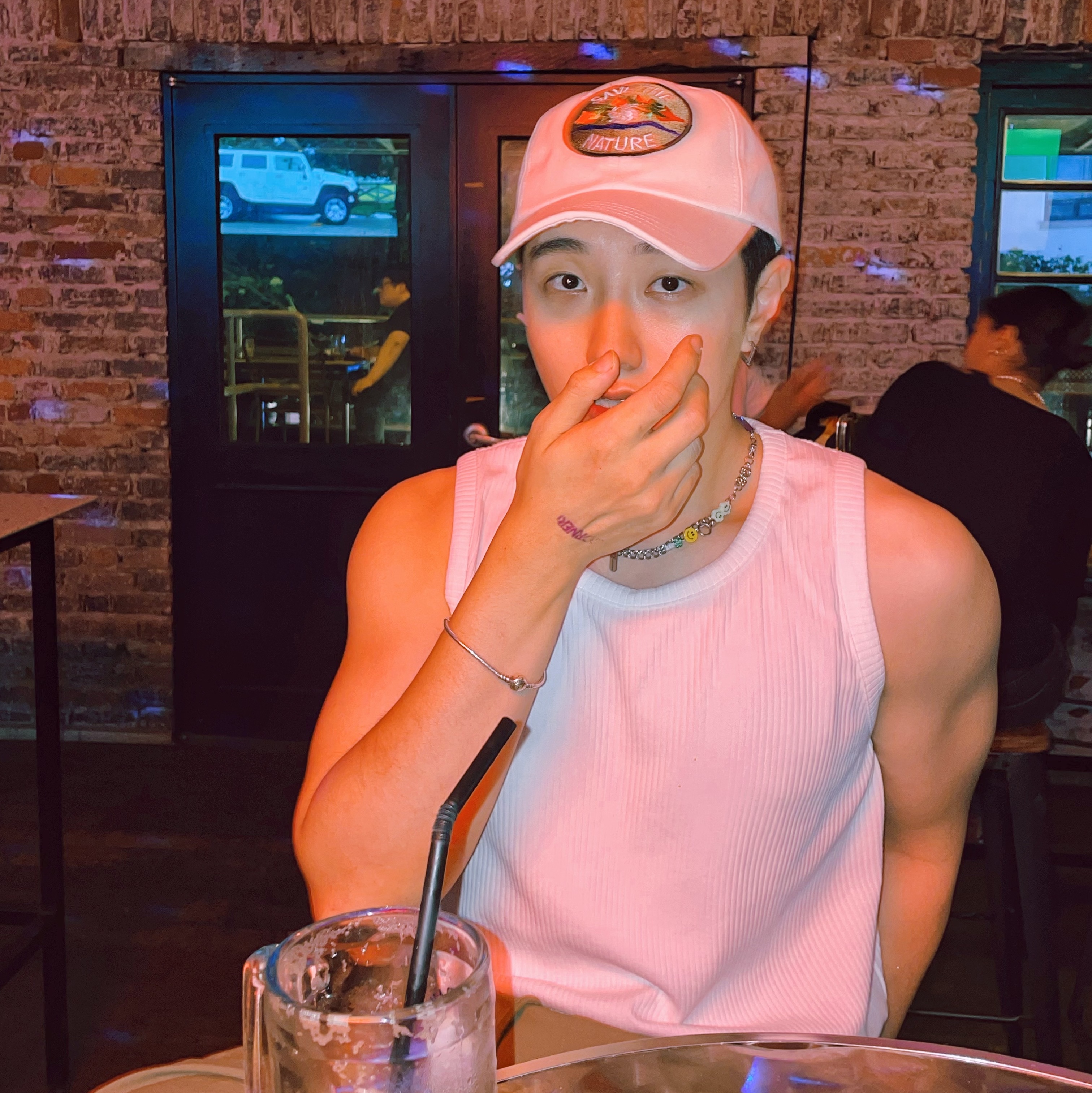 Keen Uneek Sandals Black 착용 스타일 - 3