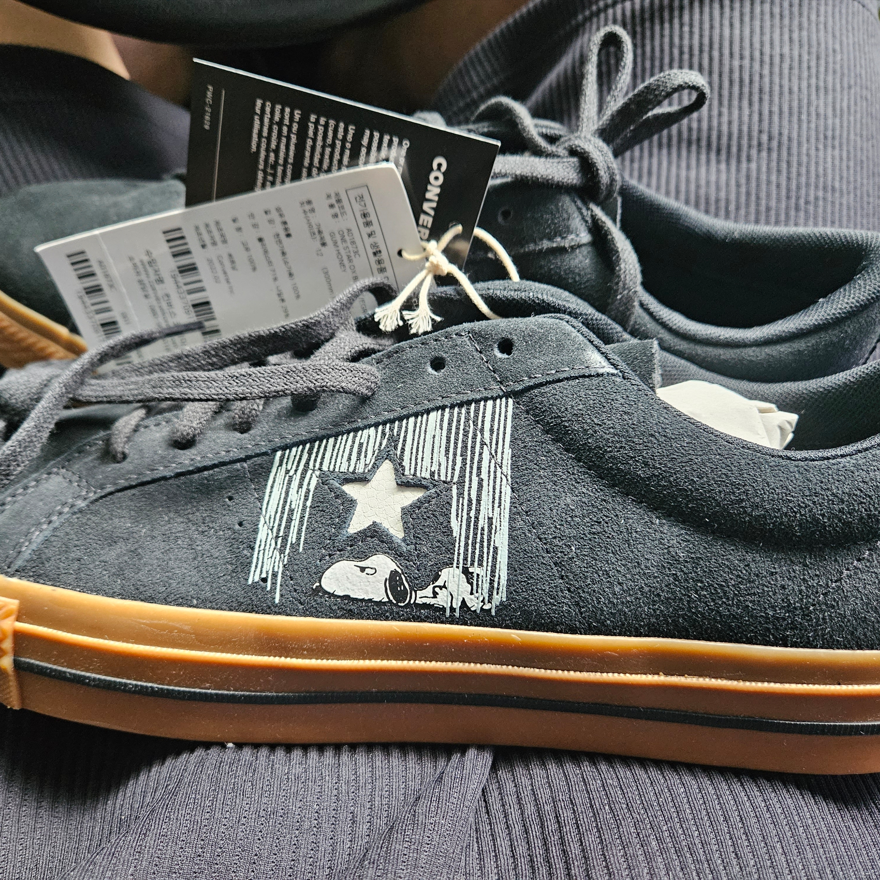 Converse x Peanuts One Star Ox Black 착용 스타일 - 1