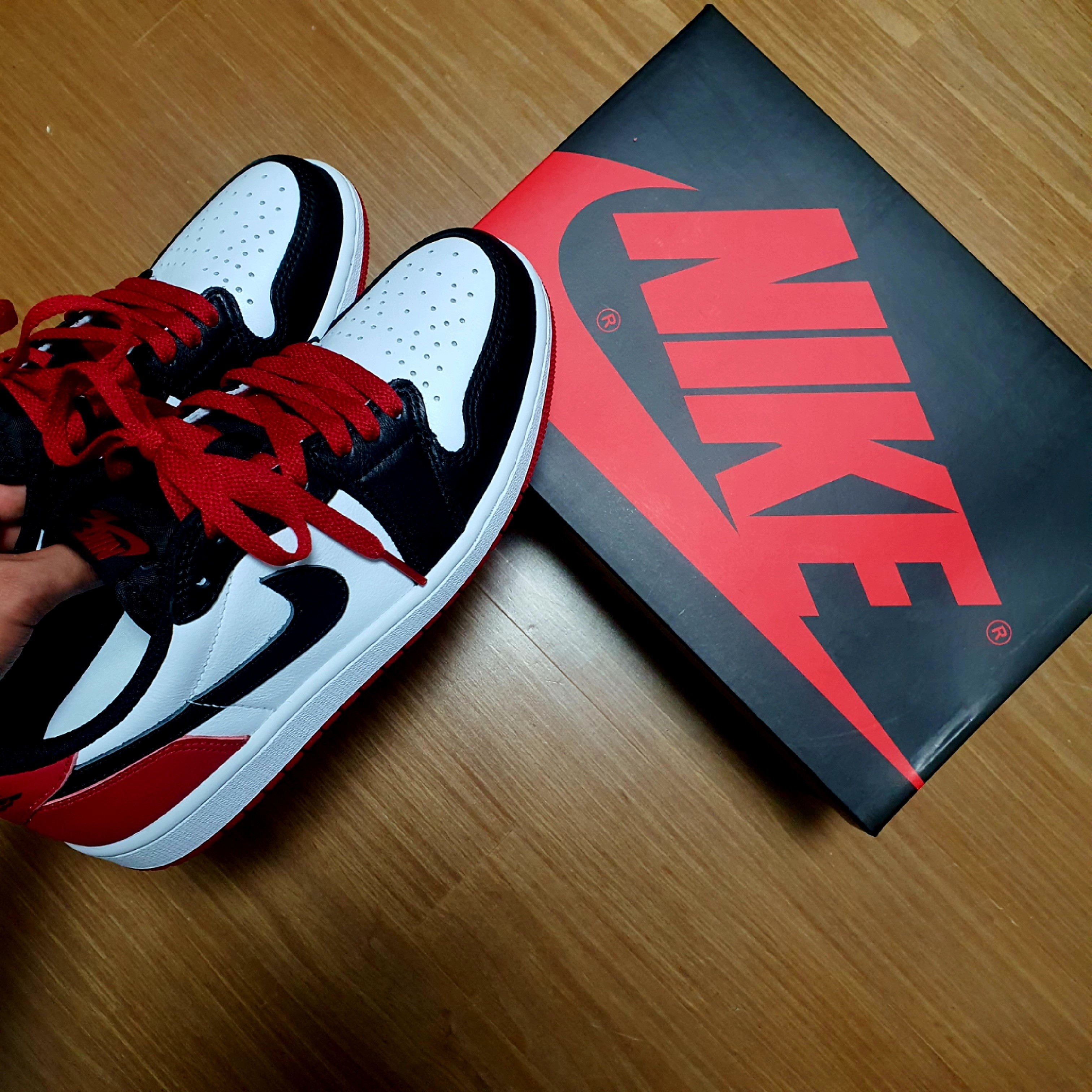 Jordan 1 Retro Low OG Black Toe 착용 스타일 - 4