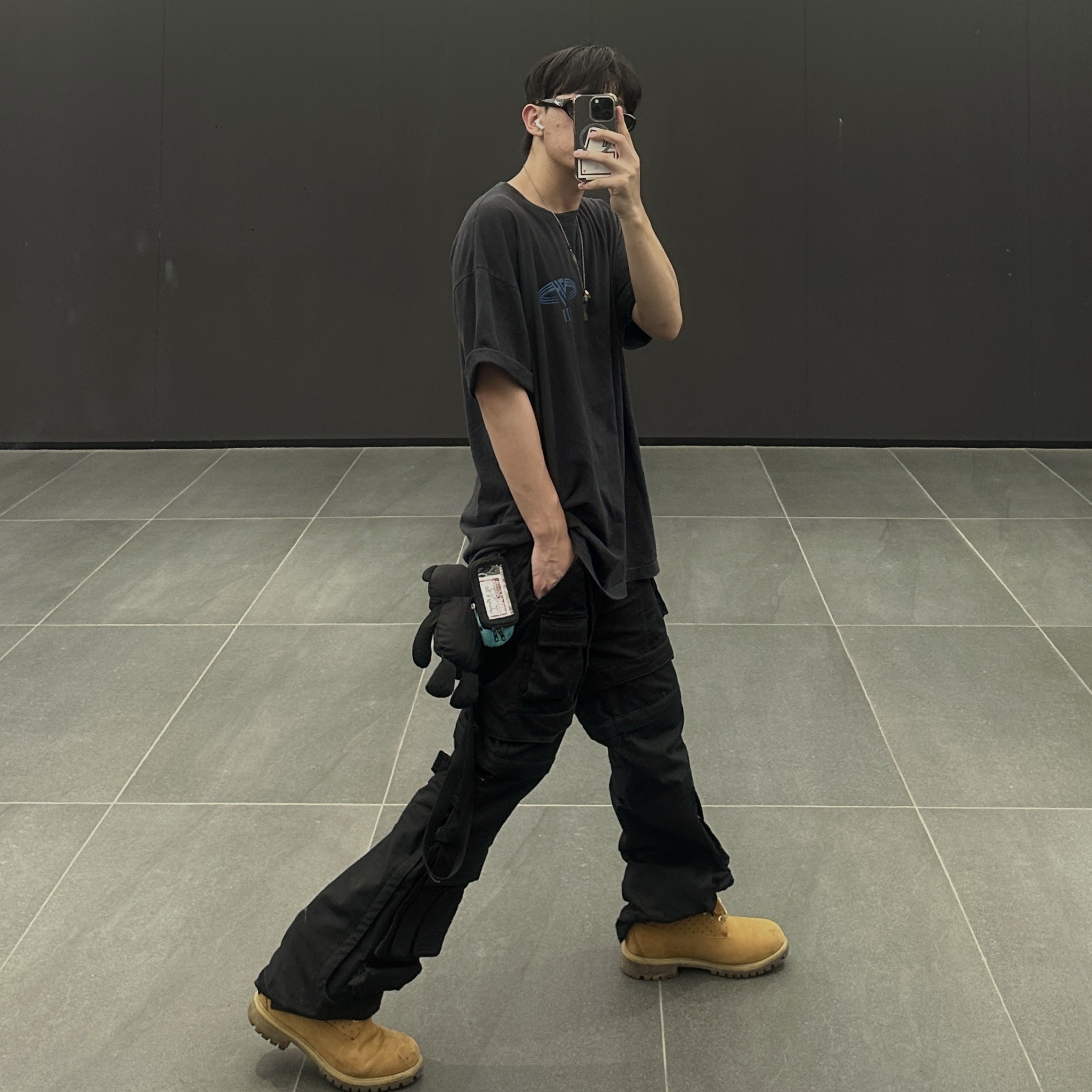 Timberland x Comme des Garcons Shirt x Supreme 6 Inch Boot Wheat - Medium, Stussy Fuzzy Dice Keychain Teal 착용 스타일 - 1