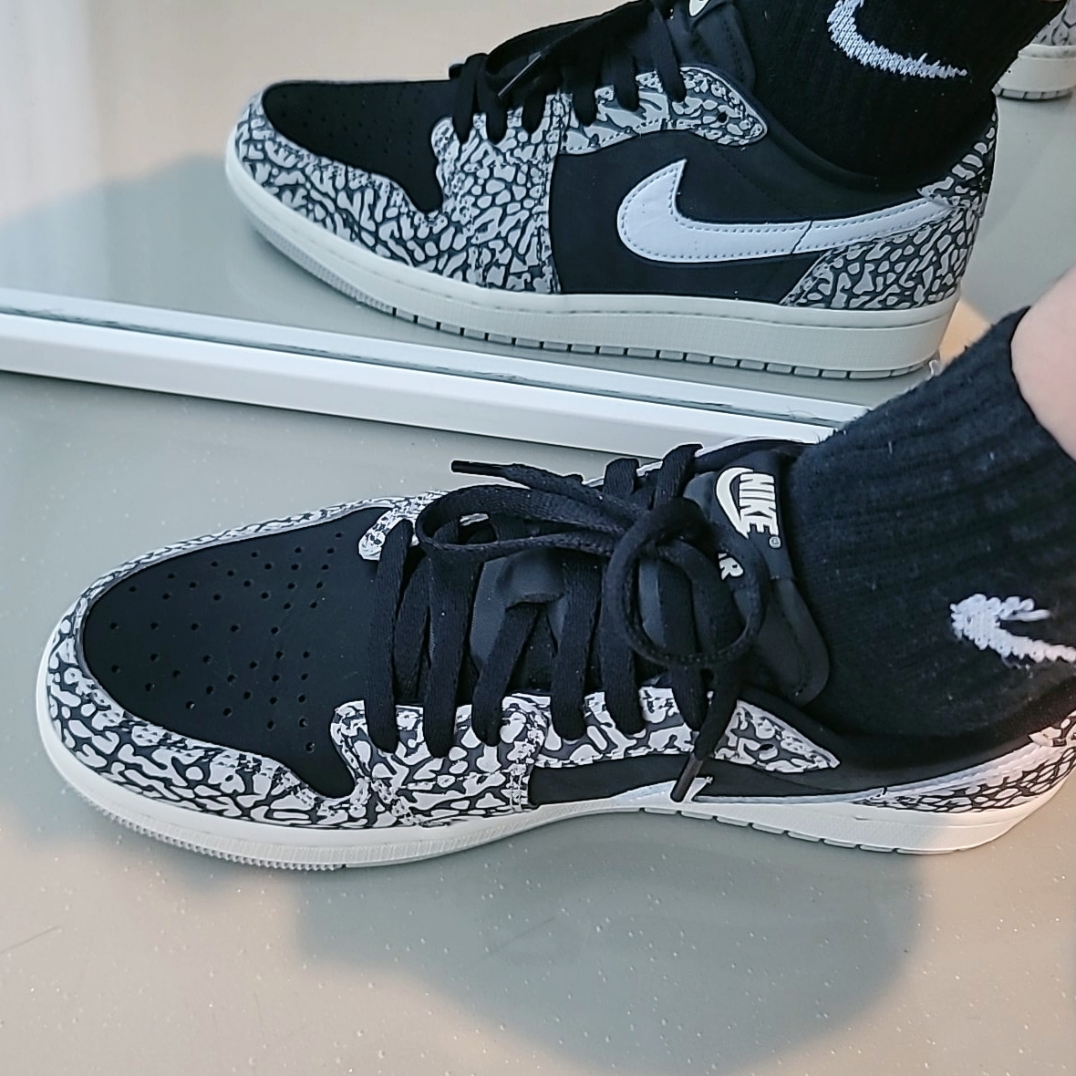 Jordan 1 Retro Low OG Black Cement 착용 스타일
