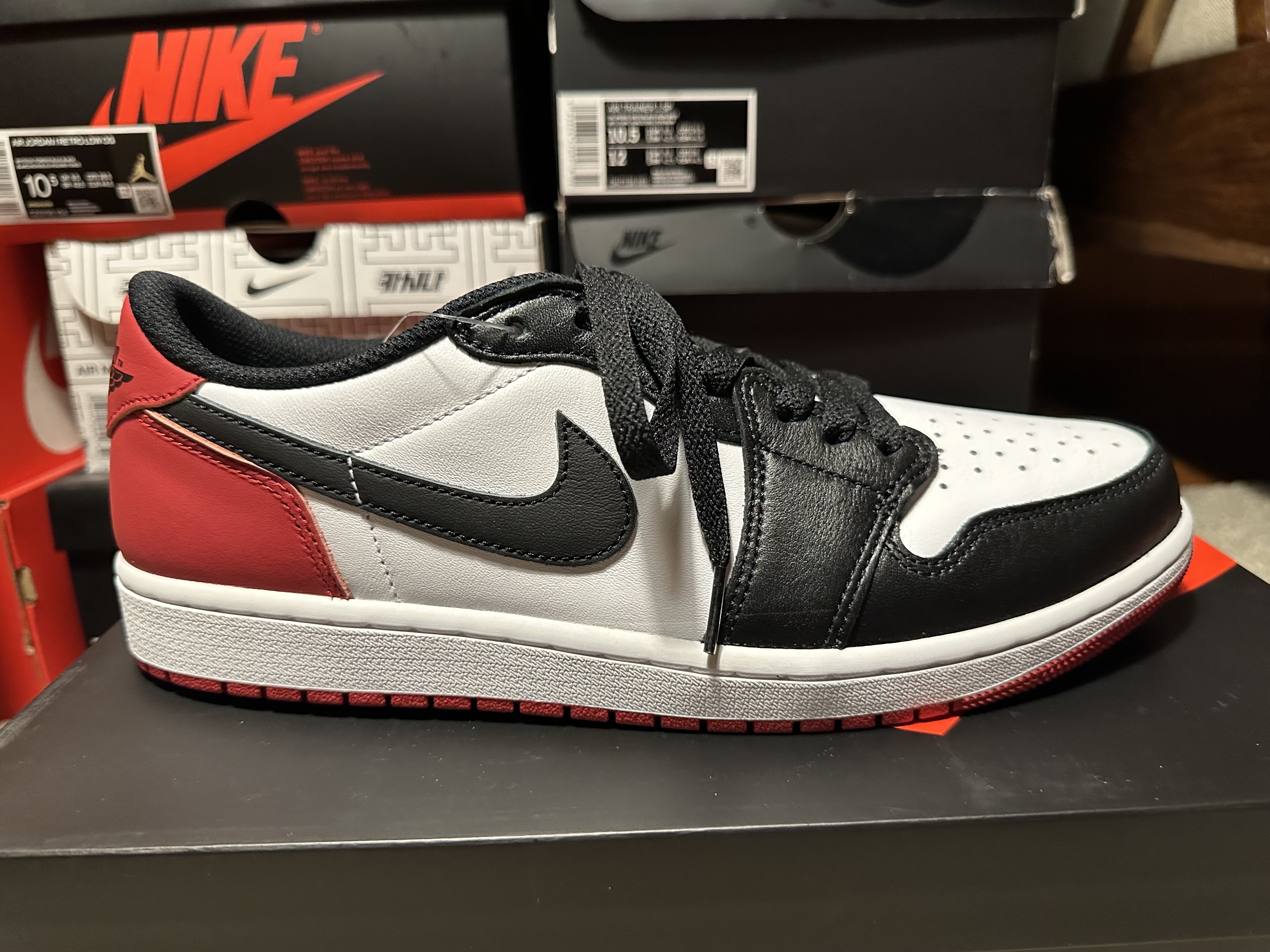 Jordan 1 Retro Low OG Black Toe 착용 스타일 - 4