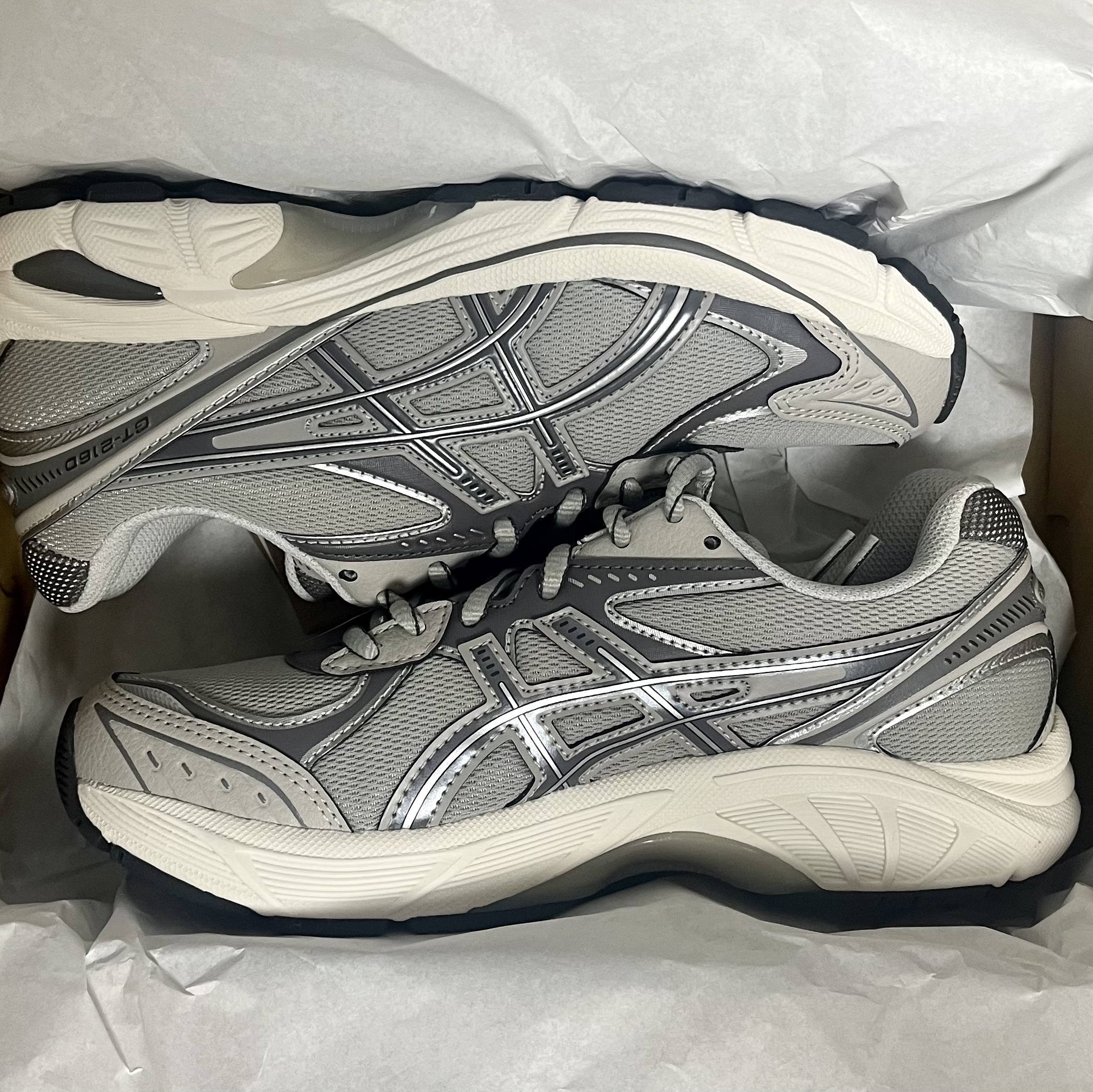 Asics GT-2160 Oyster Grey Carbon 착용 스타일