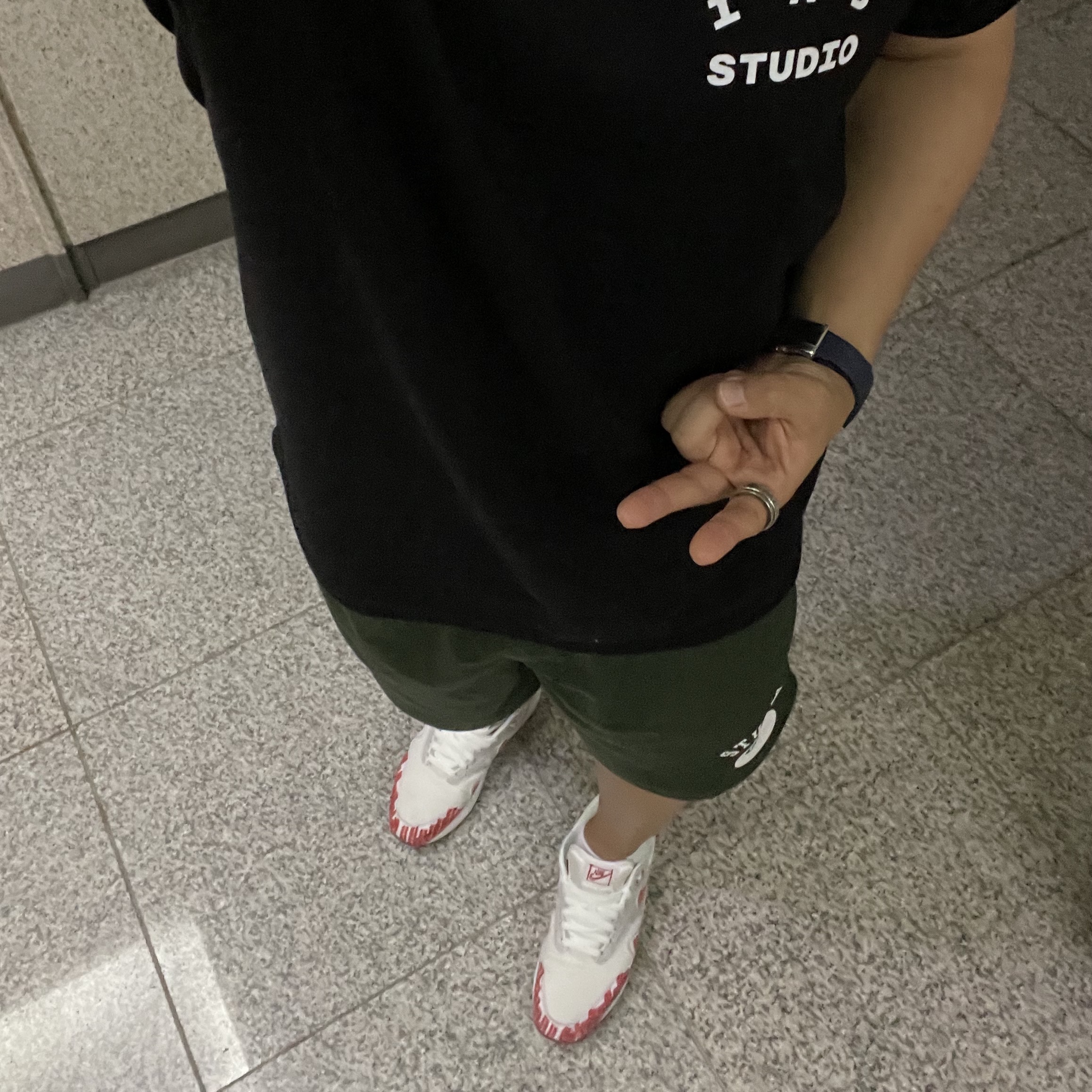 Nike Air Max 1 Tinker Sketch to Shelf, Stussy 8 Ball Mesh Shorts Forest 착용 스타일