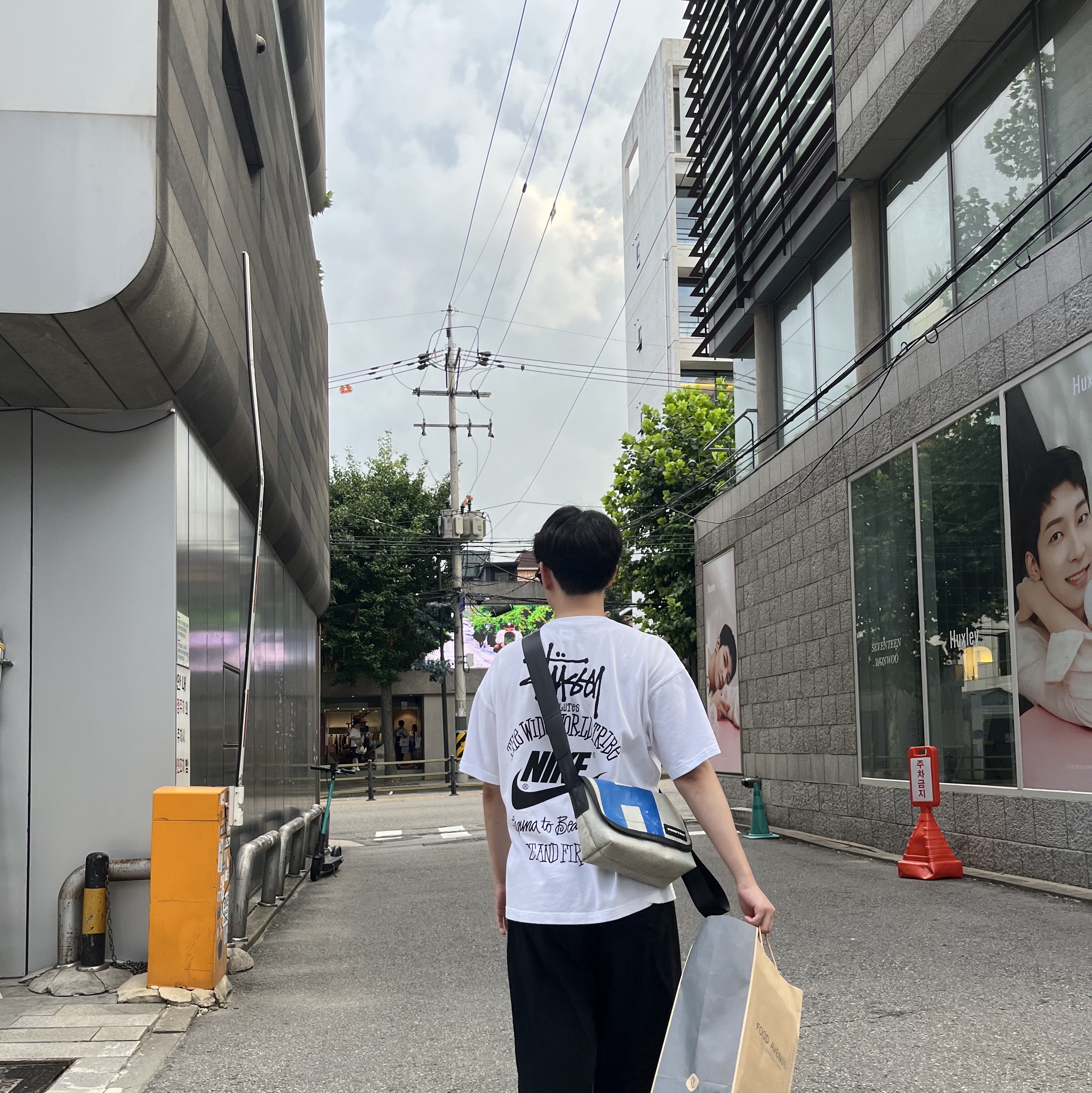 Nike x Stussy T-Shirt White (DV1774-100) 착용 스타일