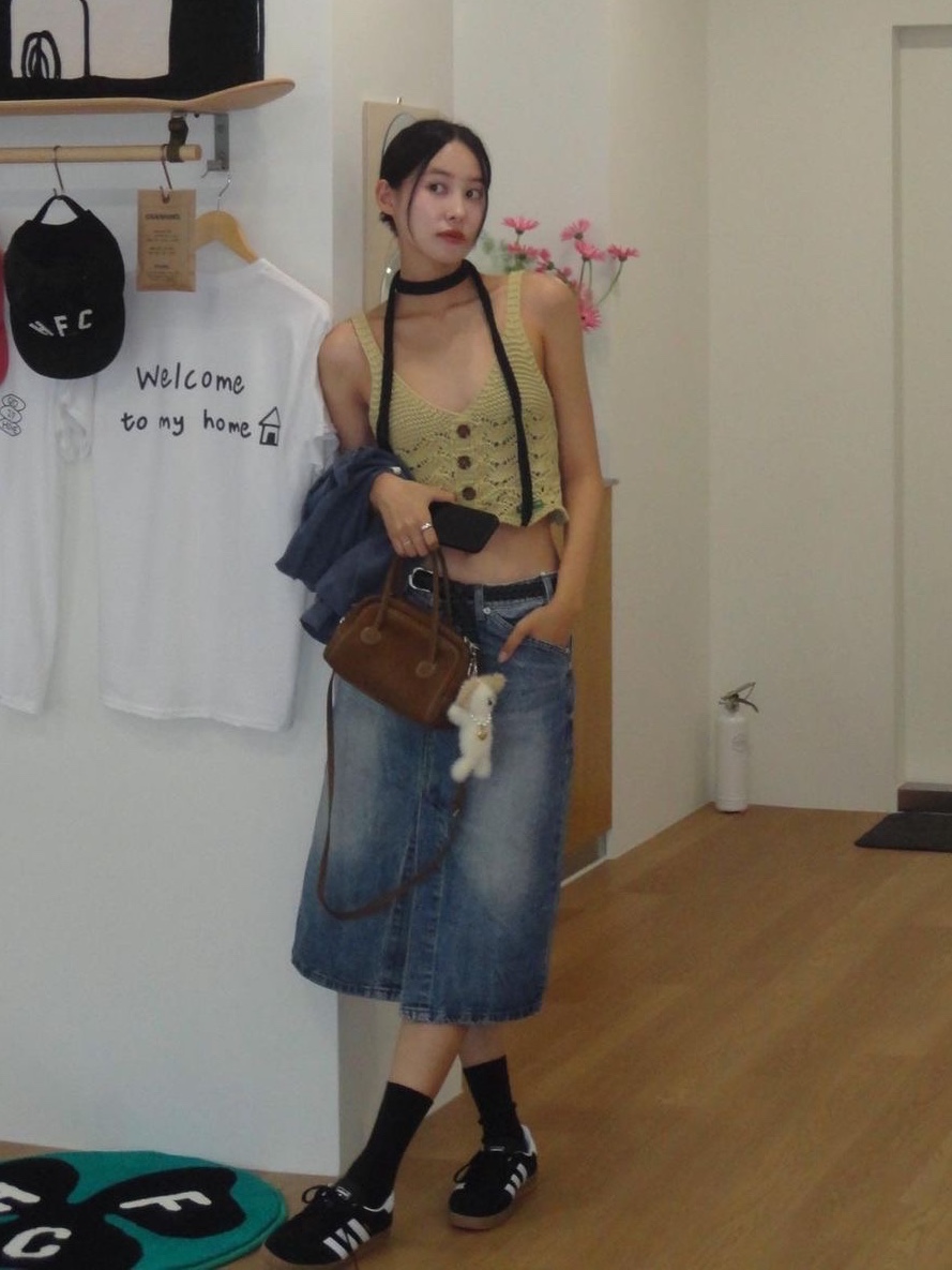 Green Butter Women Rattan Button Sleeveless Knit Olive, Green Butter Women Rattan Button Sleeveless Knit Beige 착용 스타일