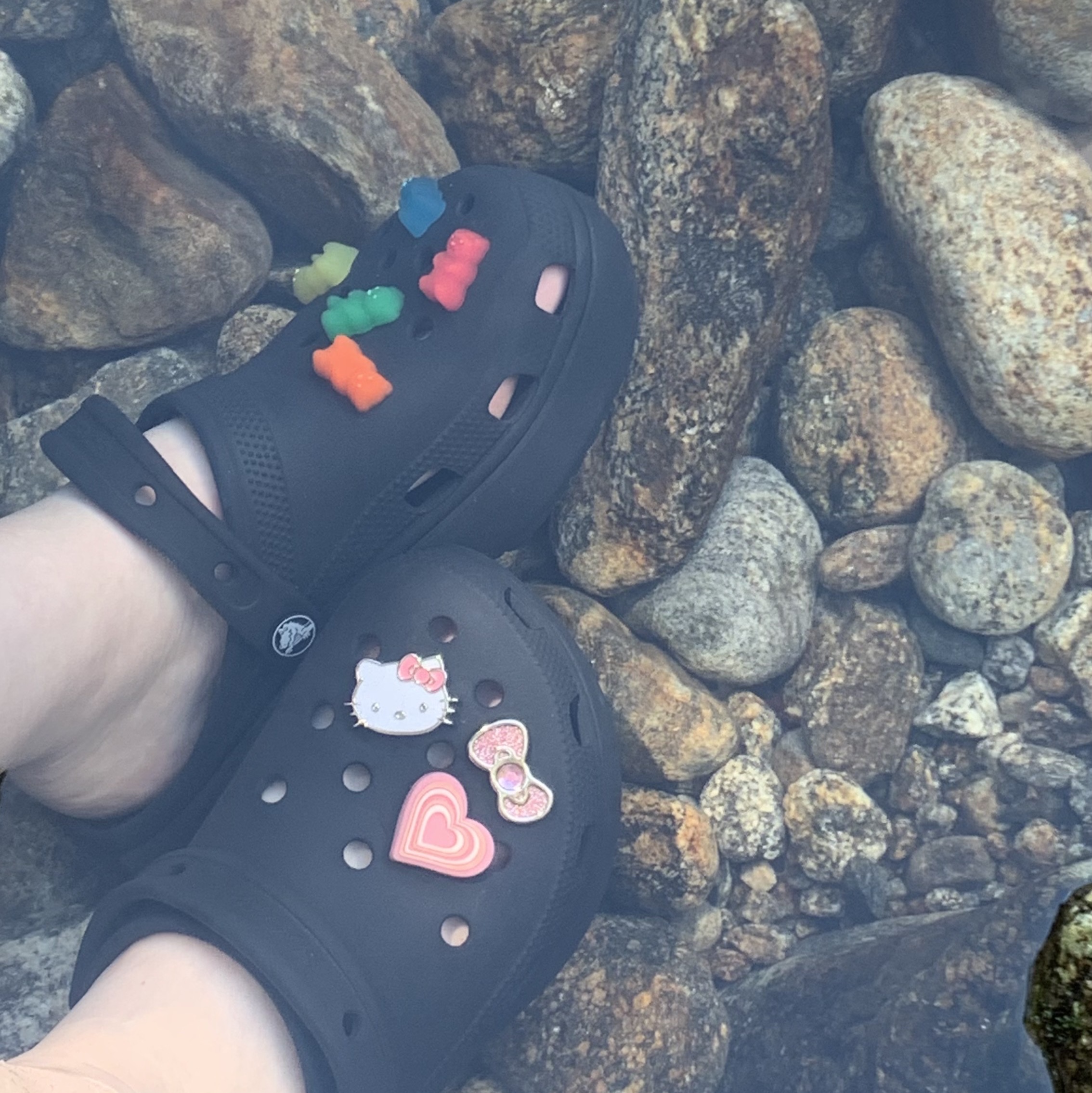 (W) Crocs Classic Platform Clog Black 착용 스타일 - 1