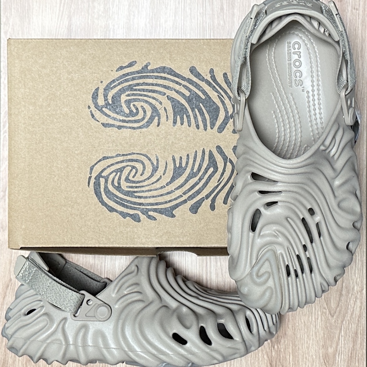 Crocs x Salehe Bembury Pollex Clog Horchata 착용 스타일