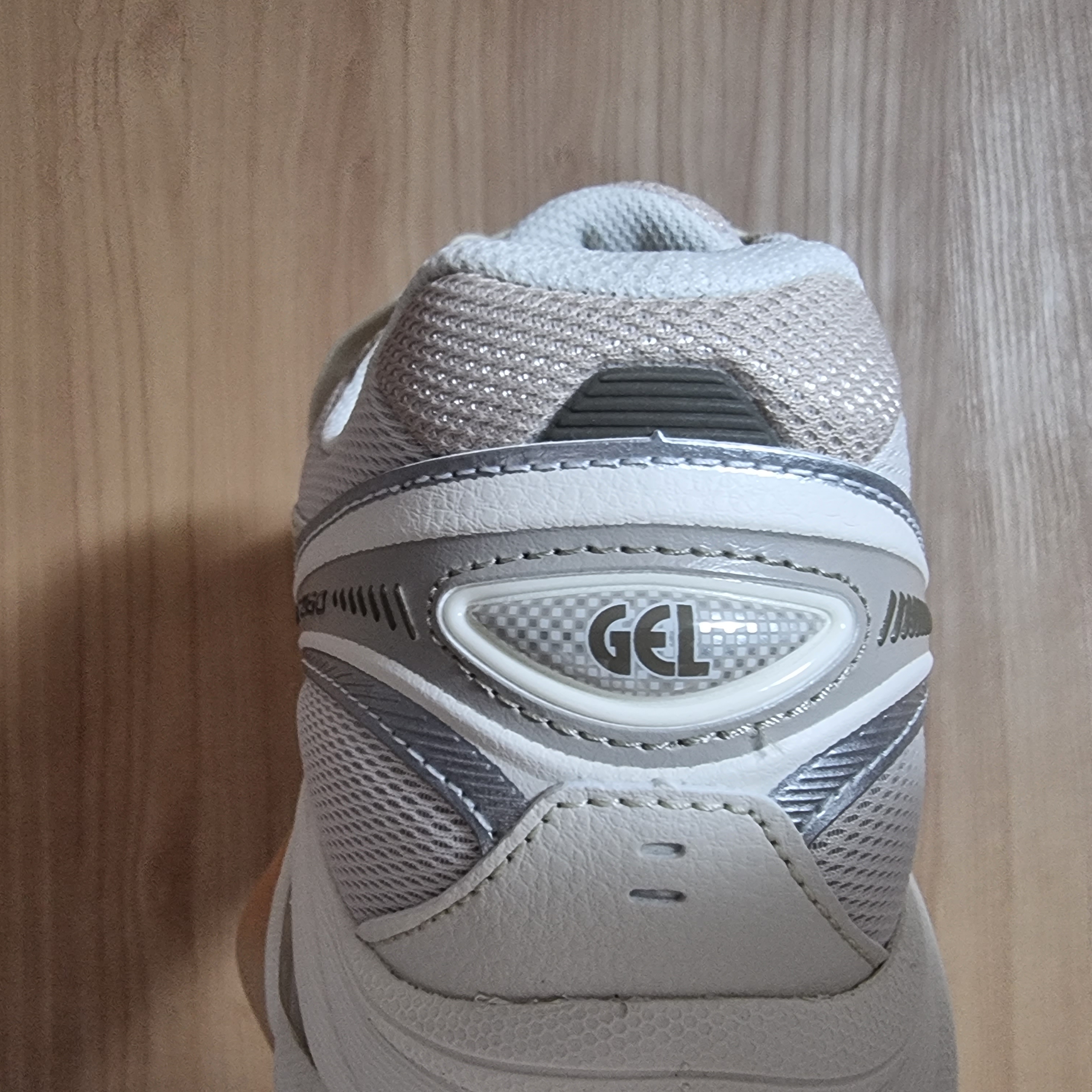 Asics GT-2160 Oatmeal Simply Taupe 착용 스타일 - 5