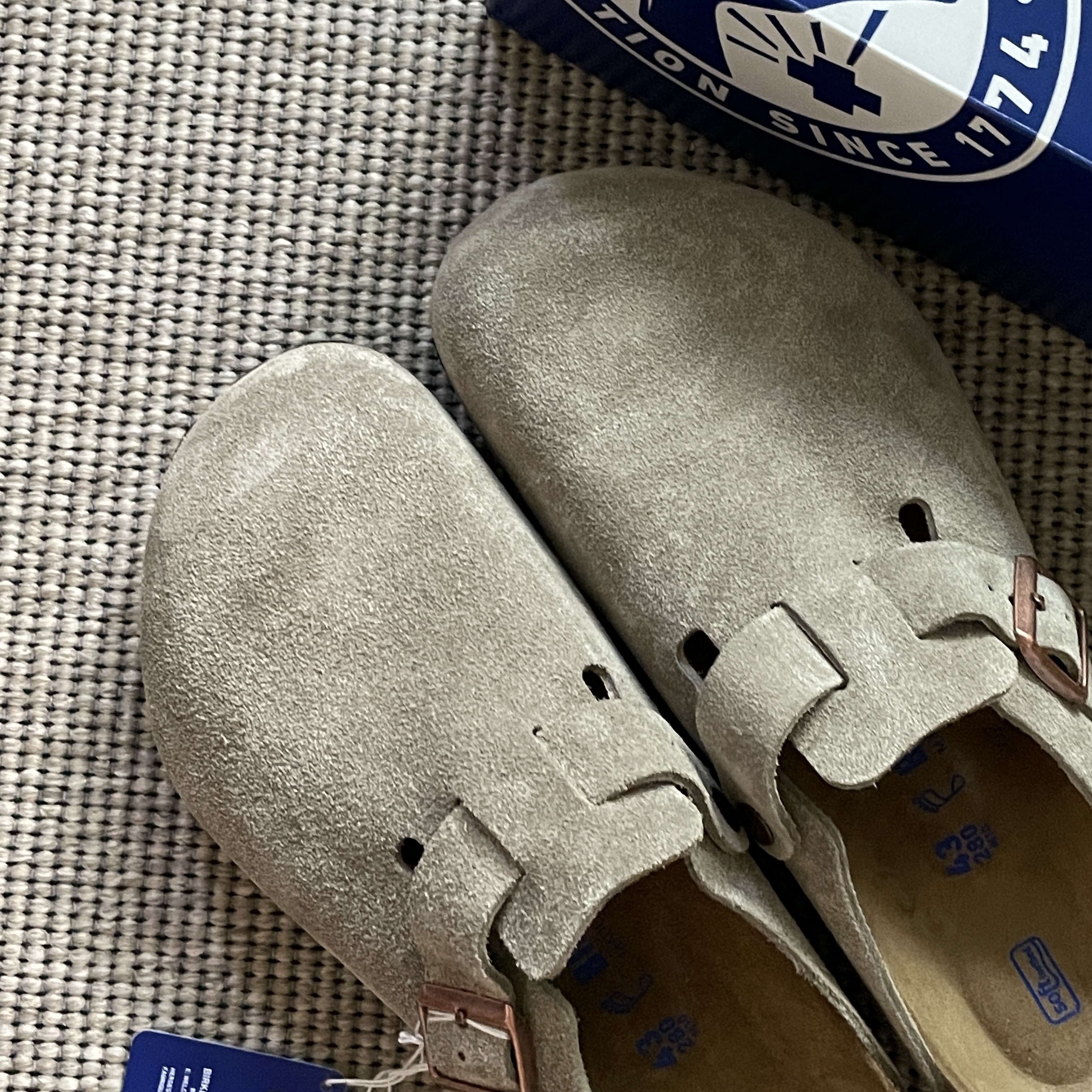 Birkenstock Boston Soft Footbed Taupe - Regular 착용 스타일 - 2