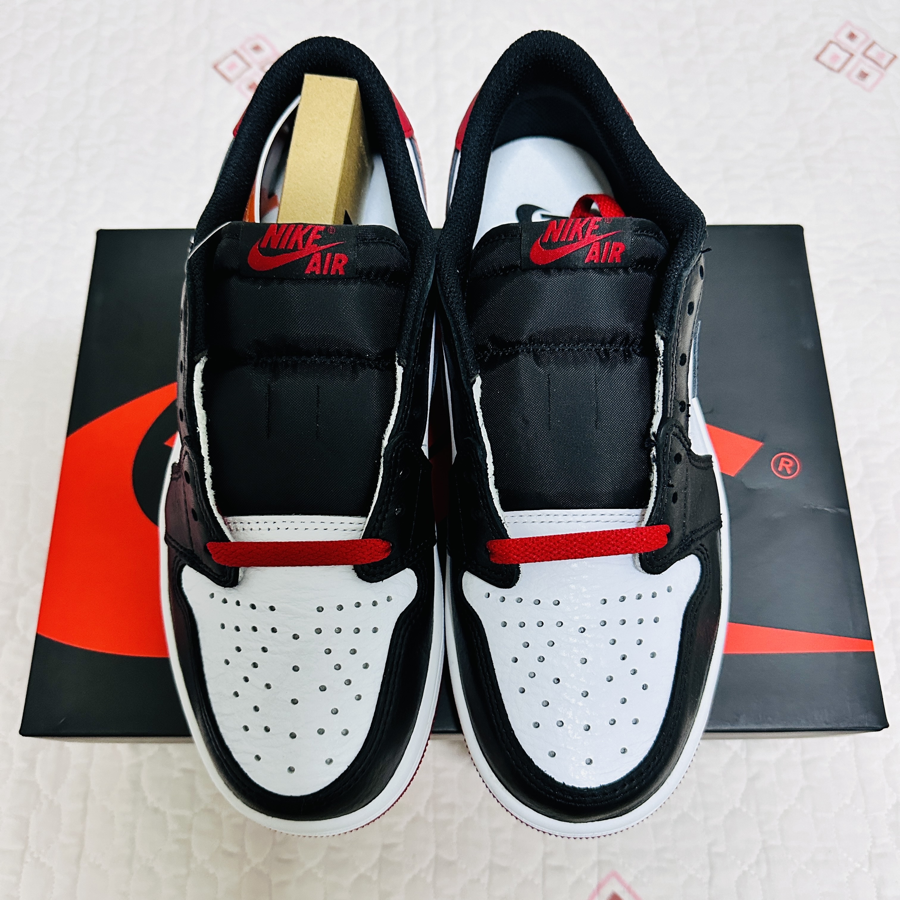 Jordan 1 Retro Low OG Black Toe 착용 스타일 - 1