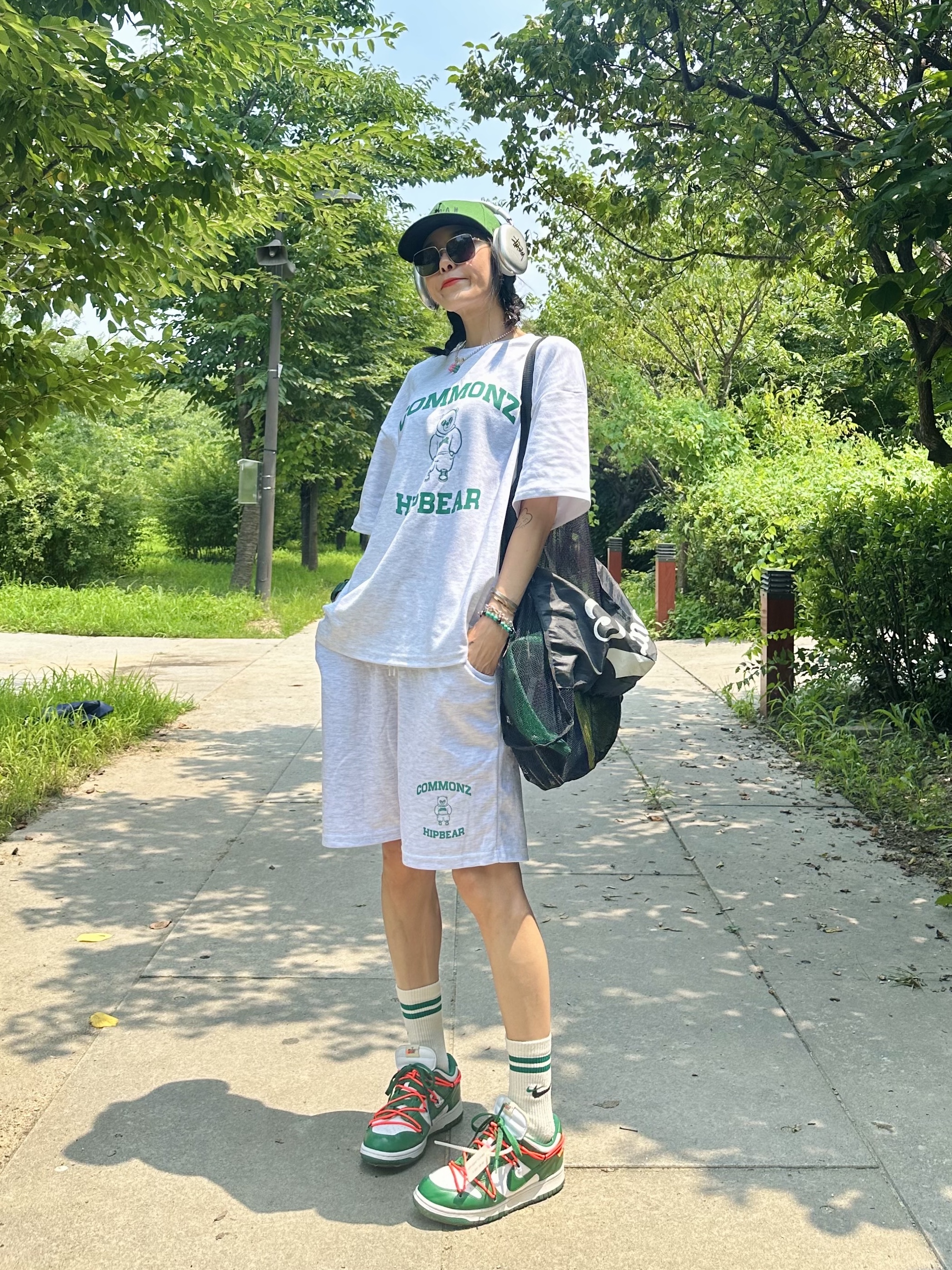 Nike x Off-White Dunk Low Pine Green, Jordan x Off-White Pro Jumpman Air Cap Forest Green 착용 스타일 - 1