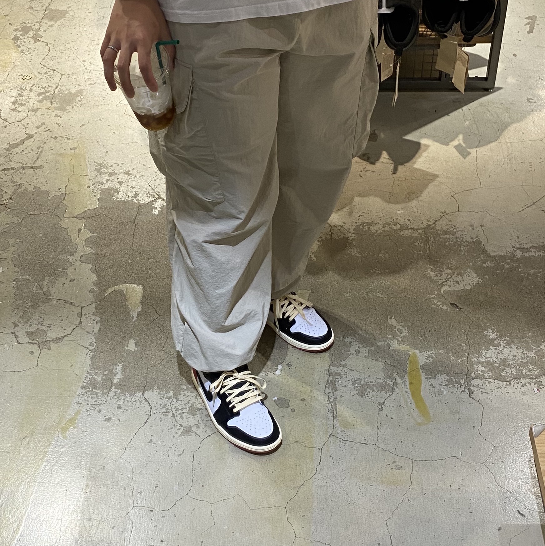 Jordan 1 Retro Low OG Black Toe 착용 스타일 - 2