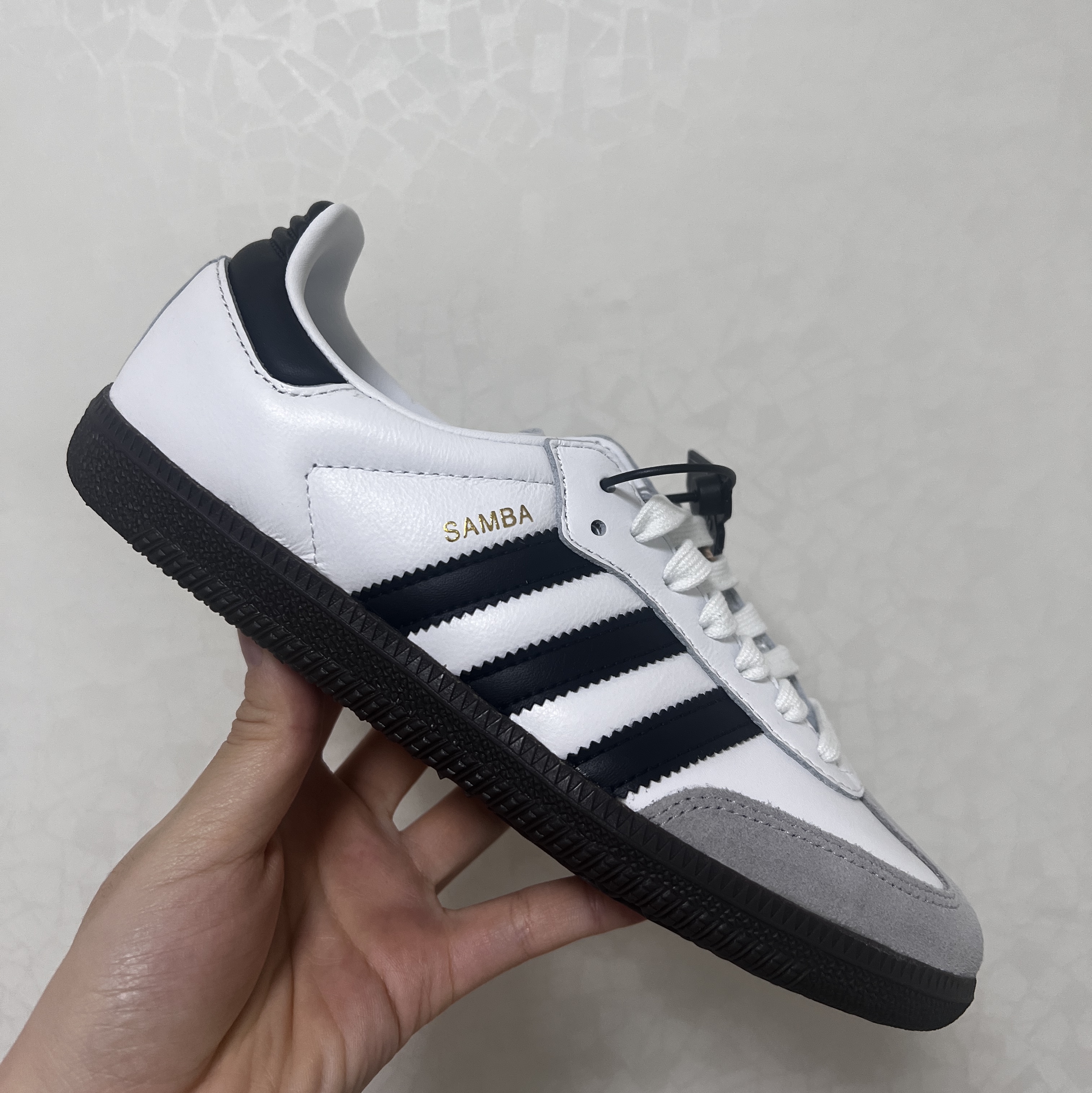 Adidas Samba OG Cloud White 착용 스타일