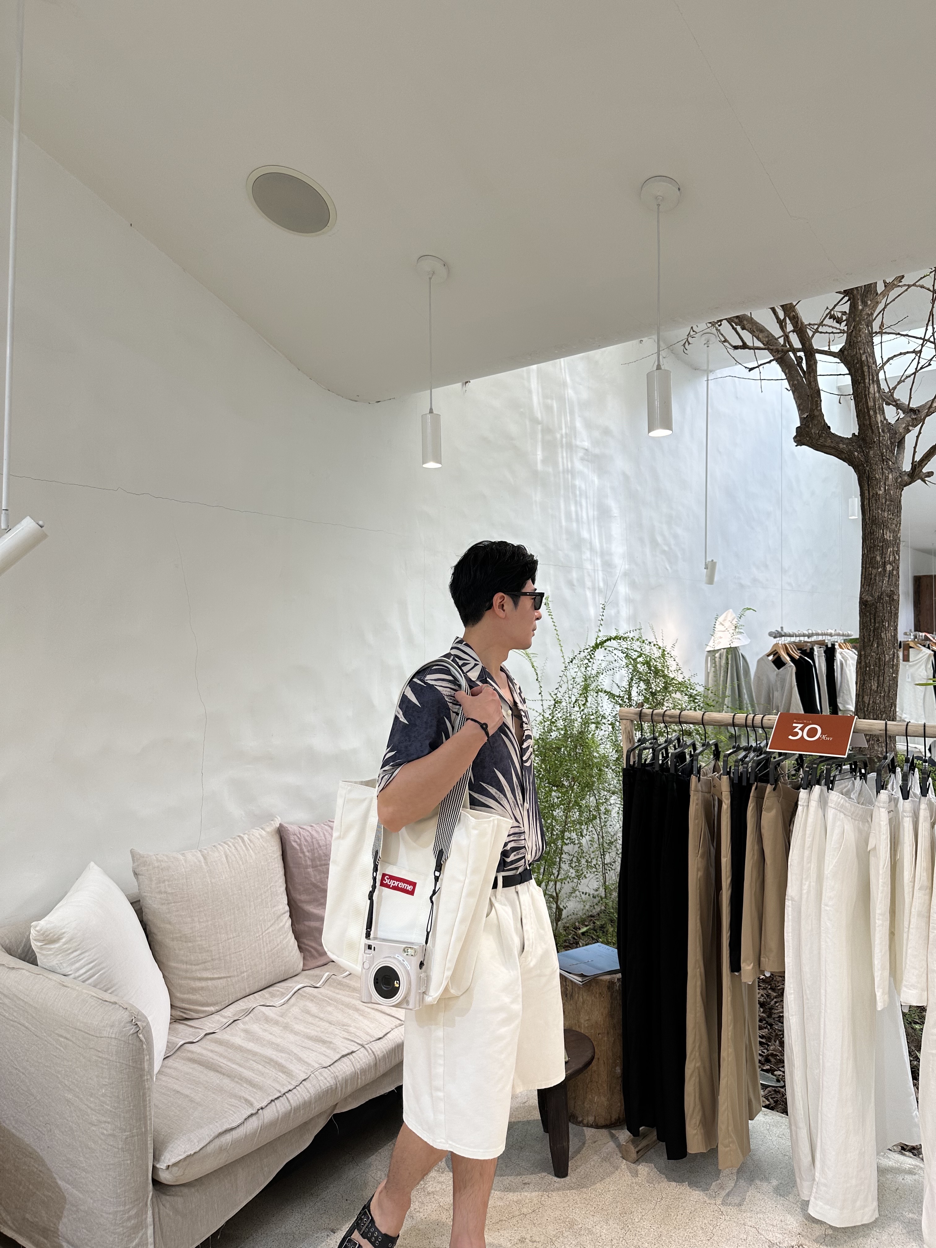 Supreme Canvas Tote White, Supreme Small Waist Bag Black - 22FW ์ฐฉ์ฉ ์คํ์ผ - 2