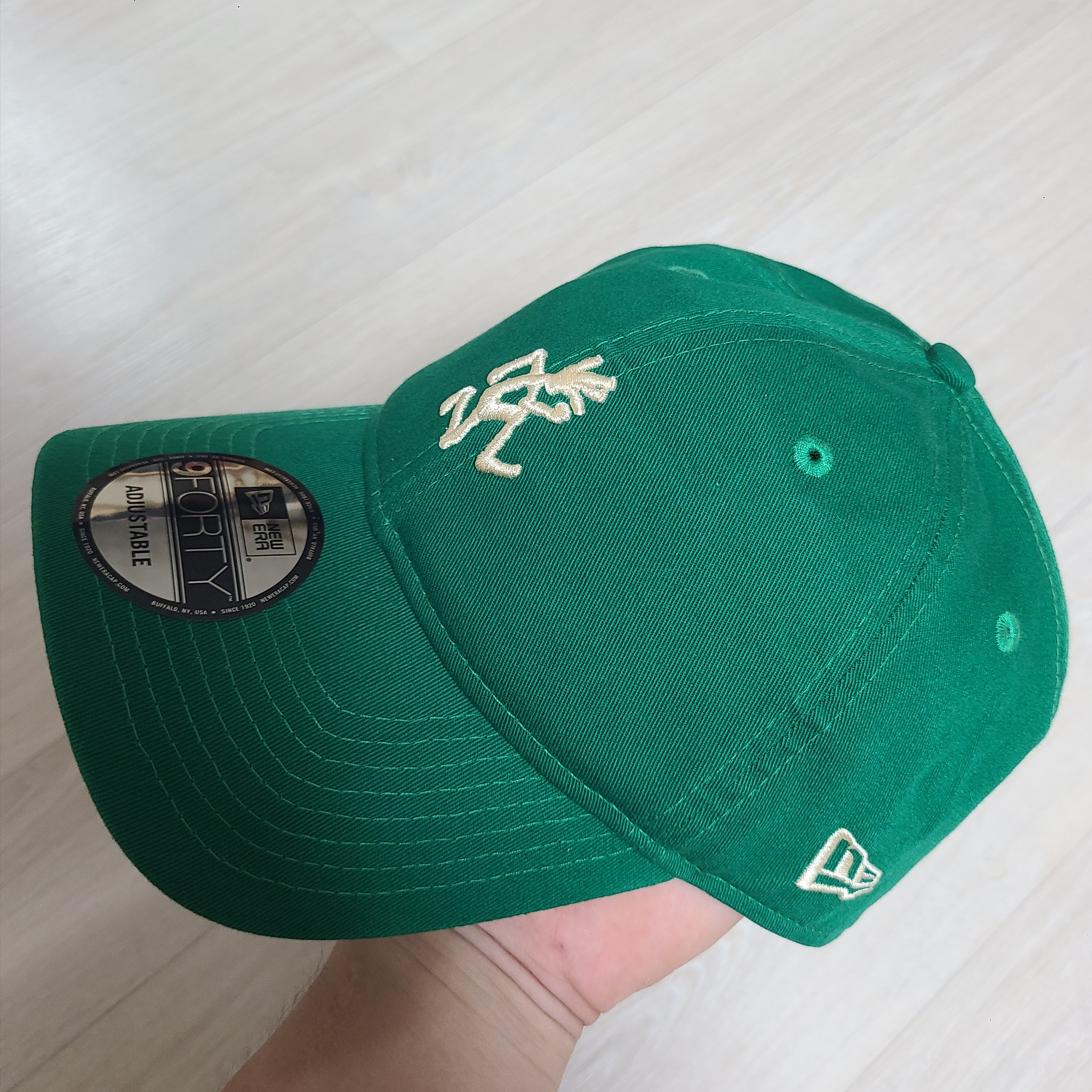 New Era x Gramicci Unstructure Ball Cap Kelly Green 착용 스타일