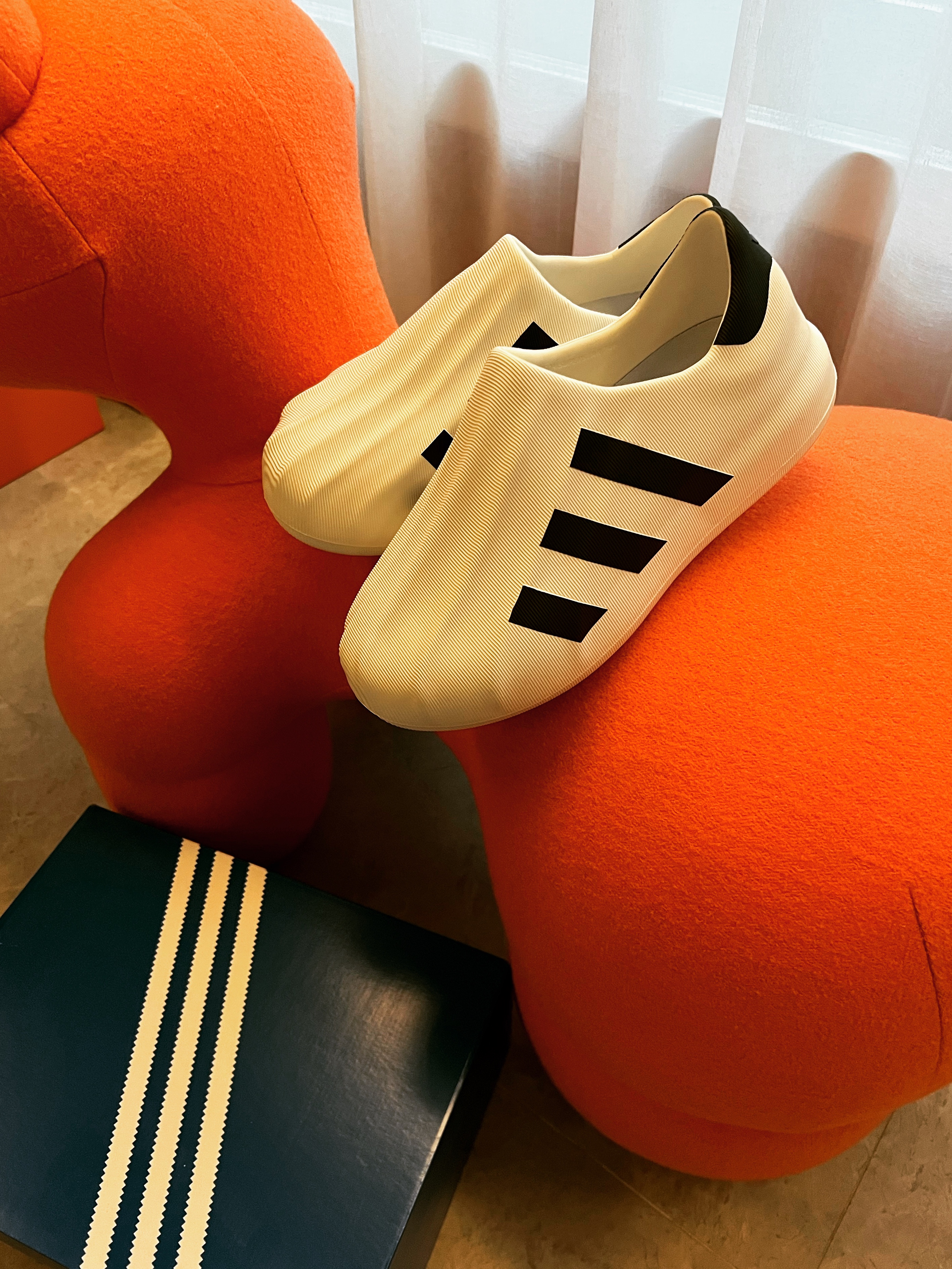 Adidas Adifom Superstar Core White 착용 스타일
