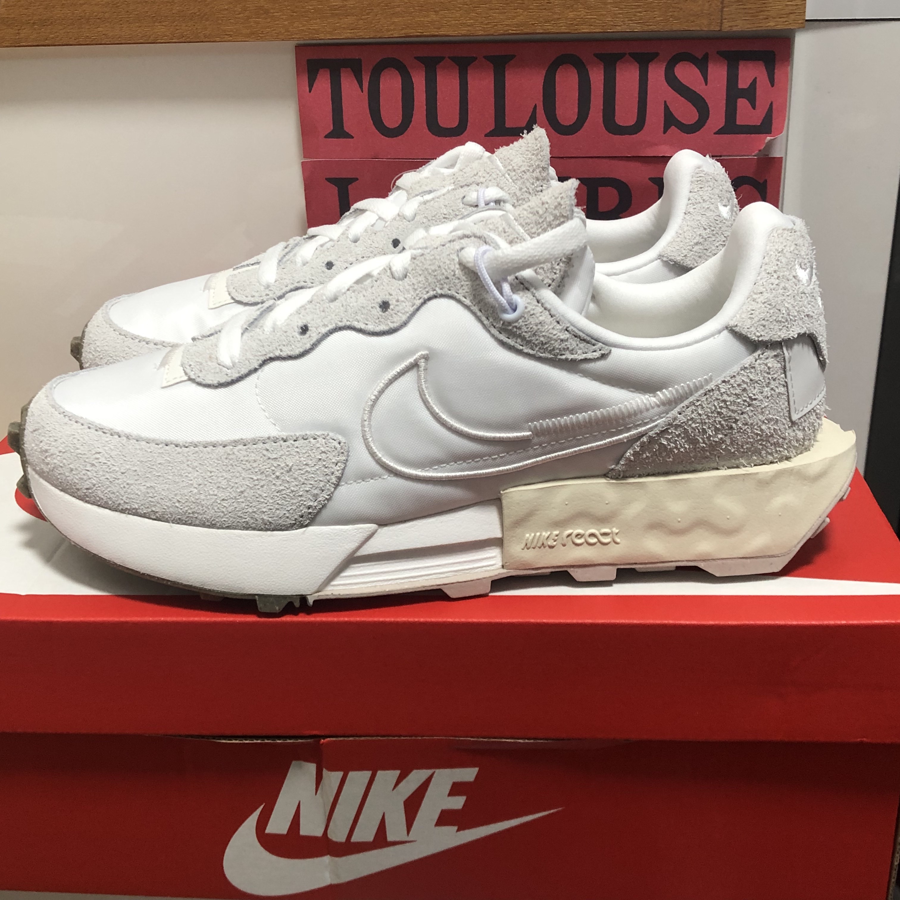 (W) Nike Fontanka Waffle White 착용 스타일
