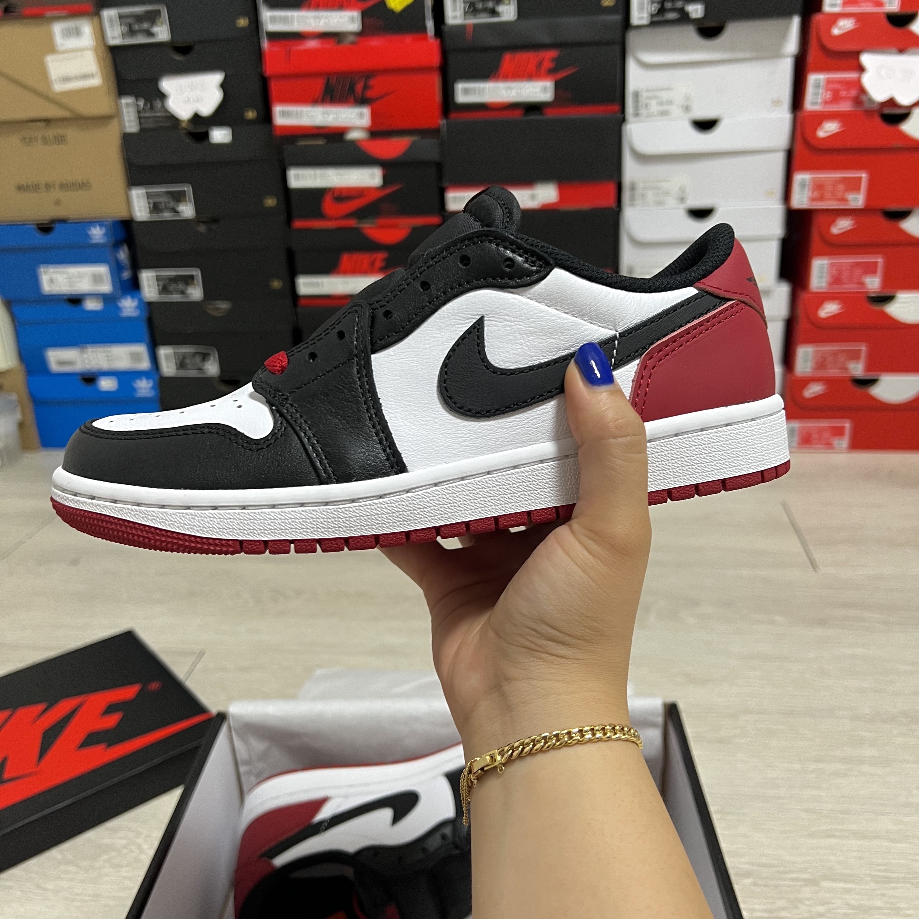 Jordan 1 Retro Low OG Black Toe 착용 스타일 - 1
