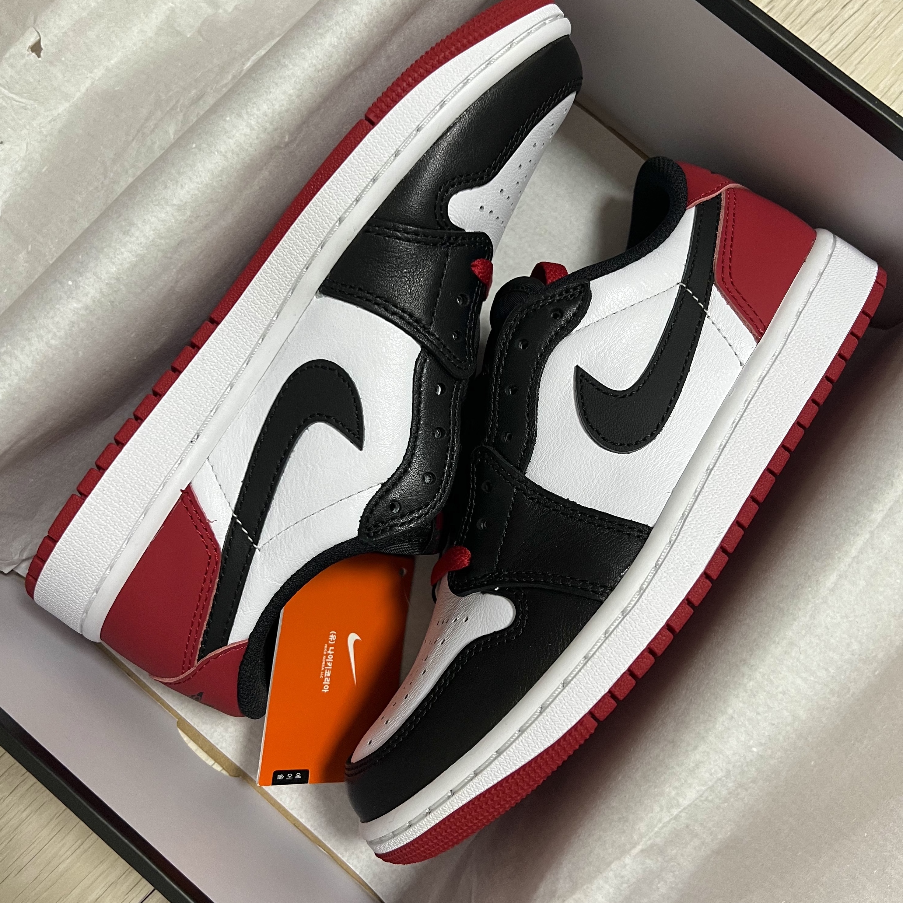 Jordan 1 Retro Low OG Black Toe 착용 스타일 - 2