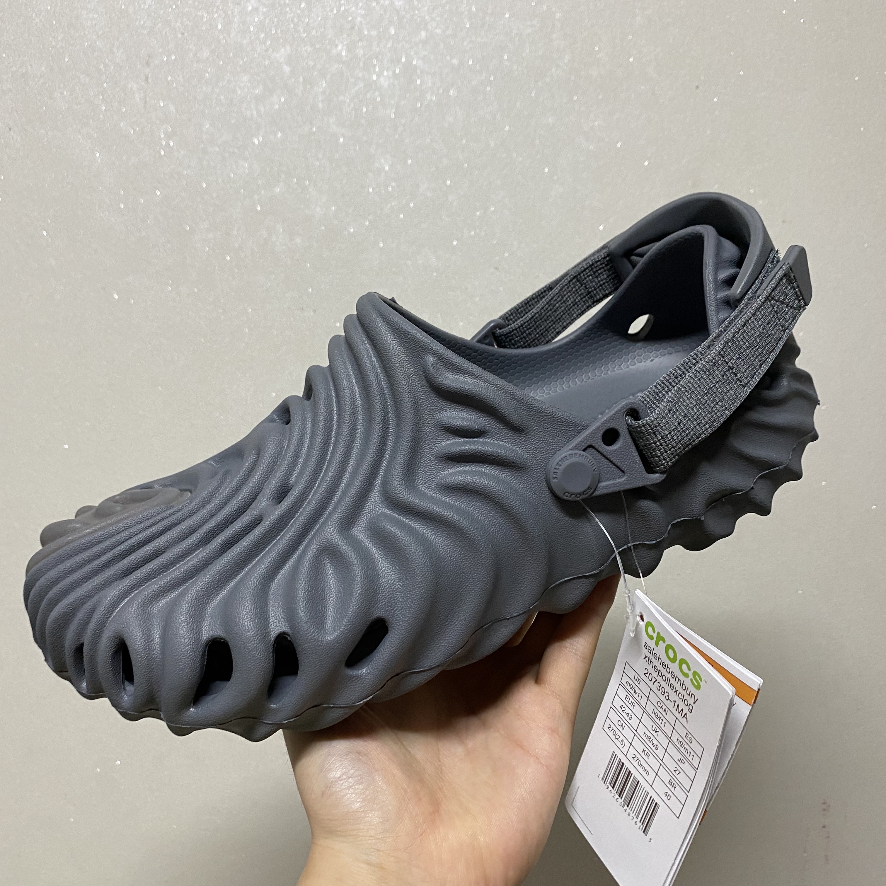 Crocs x Salehe Bembury Pollex Clog Niagara 착용 스타일