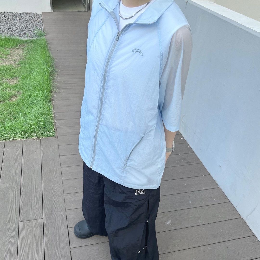 Art of Field Packable Short Sleeved Half Jacket Ice, Art of Field Packable Short Sleeved Half Jacket Lime 착용 스타일