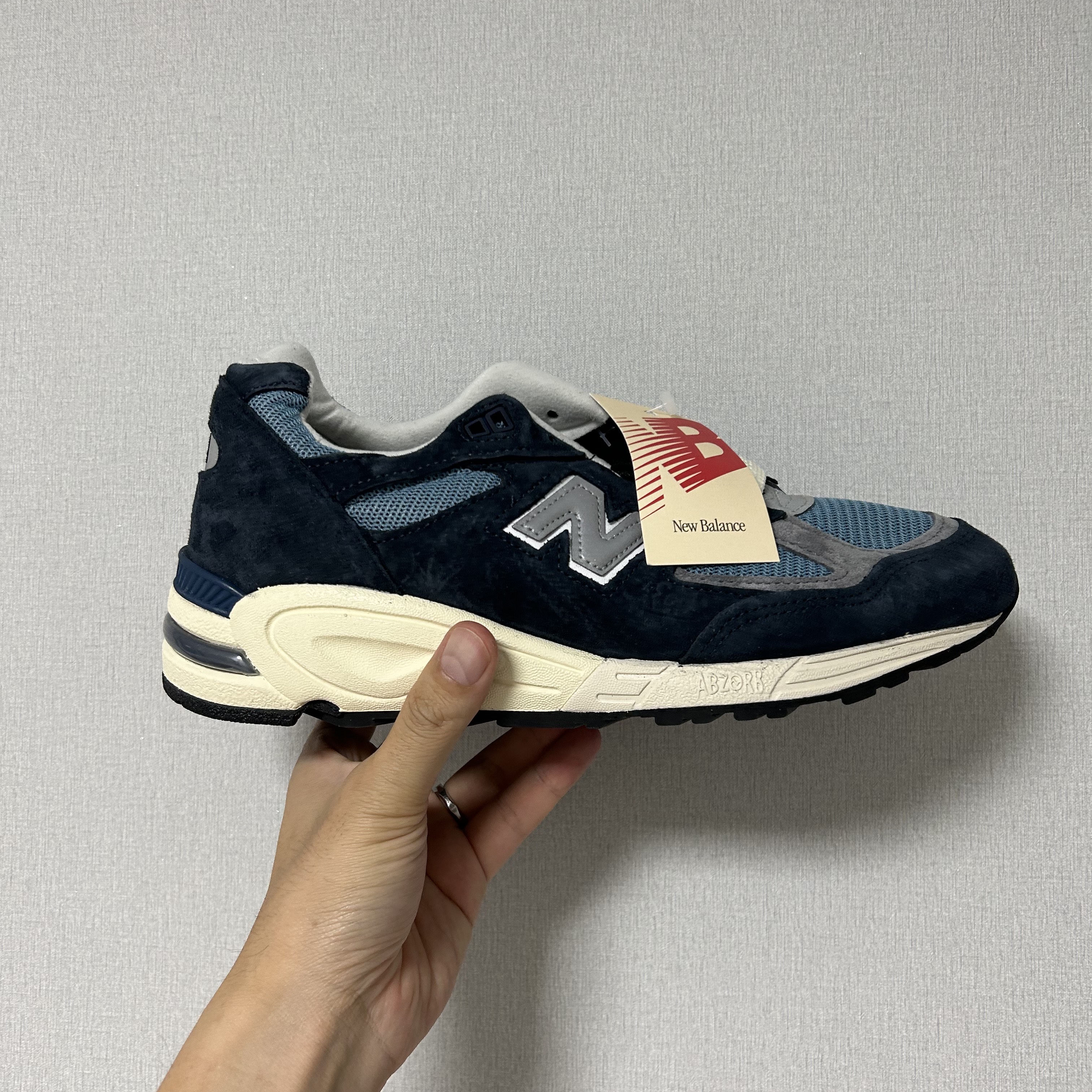 New Balance 990v2 Made in USA Navy Castlerock 착용 스타일