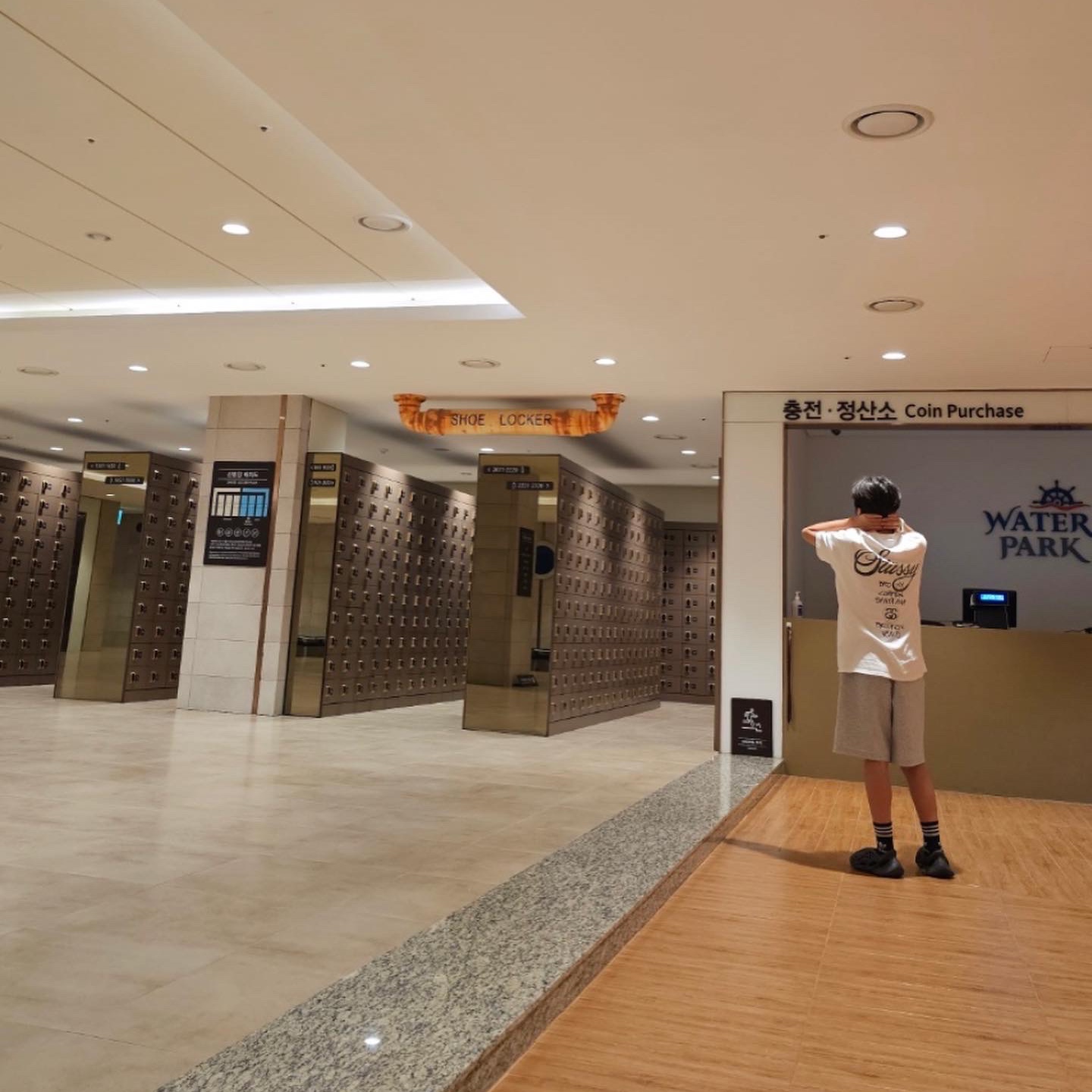 Nike x Stussy NRG FL SS 8 Ball T-Shirt White (DO9322-100), Stussy World Tour T-Shirt White 2023 착용 스타일 - 5