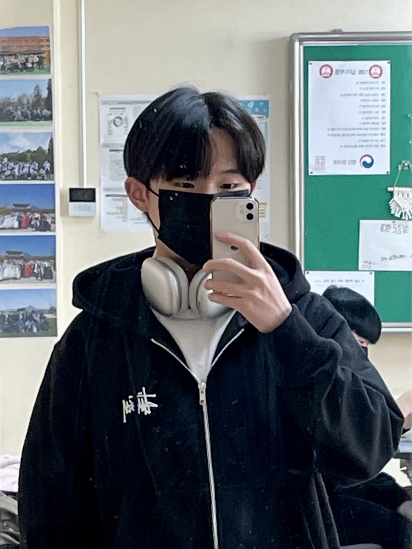 Stussy Basic Stussy Zip Hoodie Black 2022, Apple AirPods Max Lightning Silver (Korean Ver.) 착용 스타일 - 1