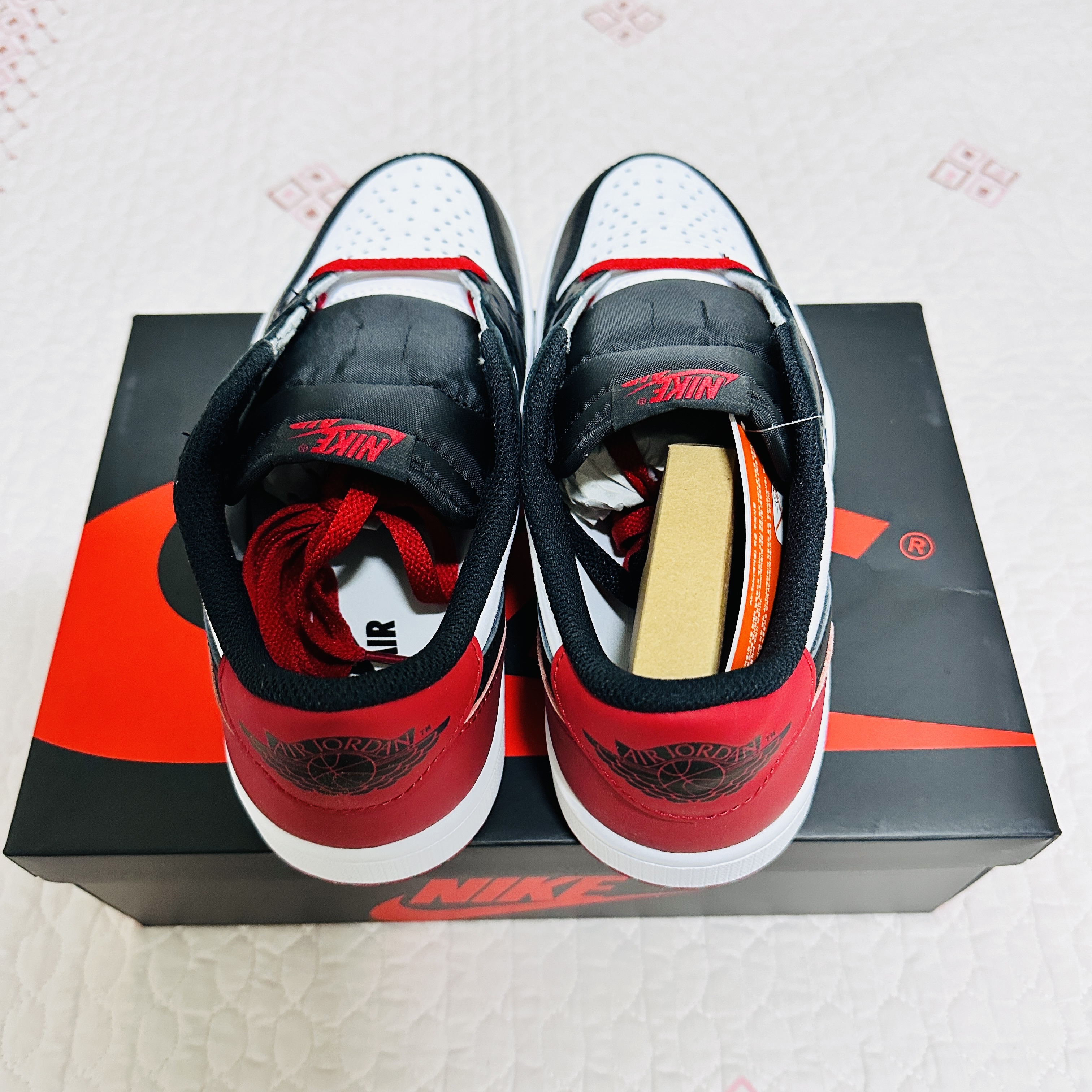 Jordan 1 Retro Low OG Black Toe 착용 스타일 - 3
