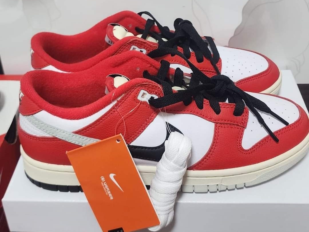 Nike Dunk Low Retro PRM University Red Black 착용 스타일