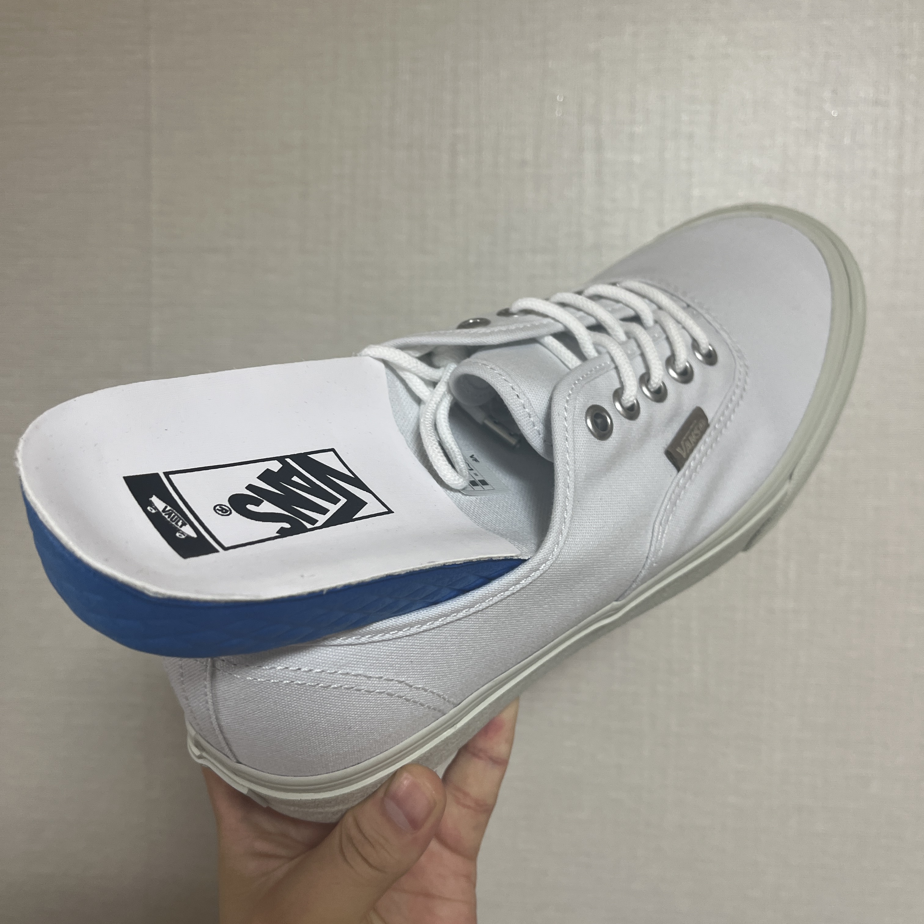 Vans Vault x JJJJound Authentic LX True White 착용 스타일 - 3