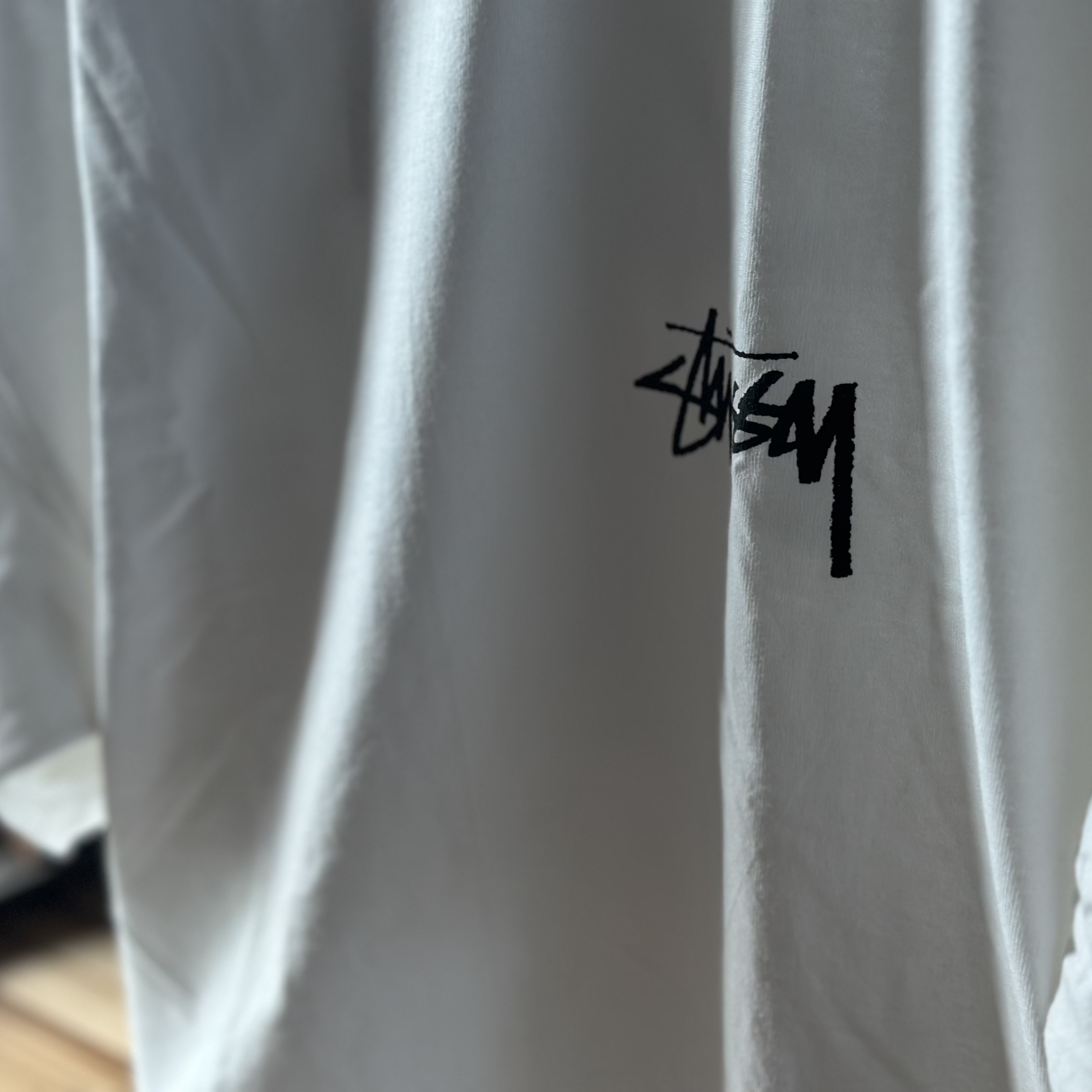 Stussy Kittens T-Shirt White 착용 스타일 - 2