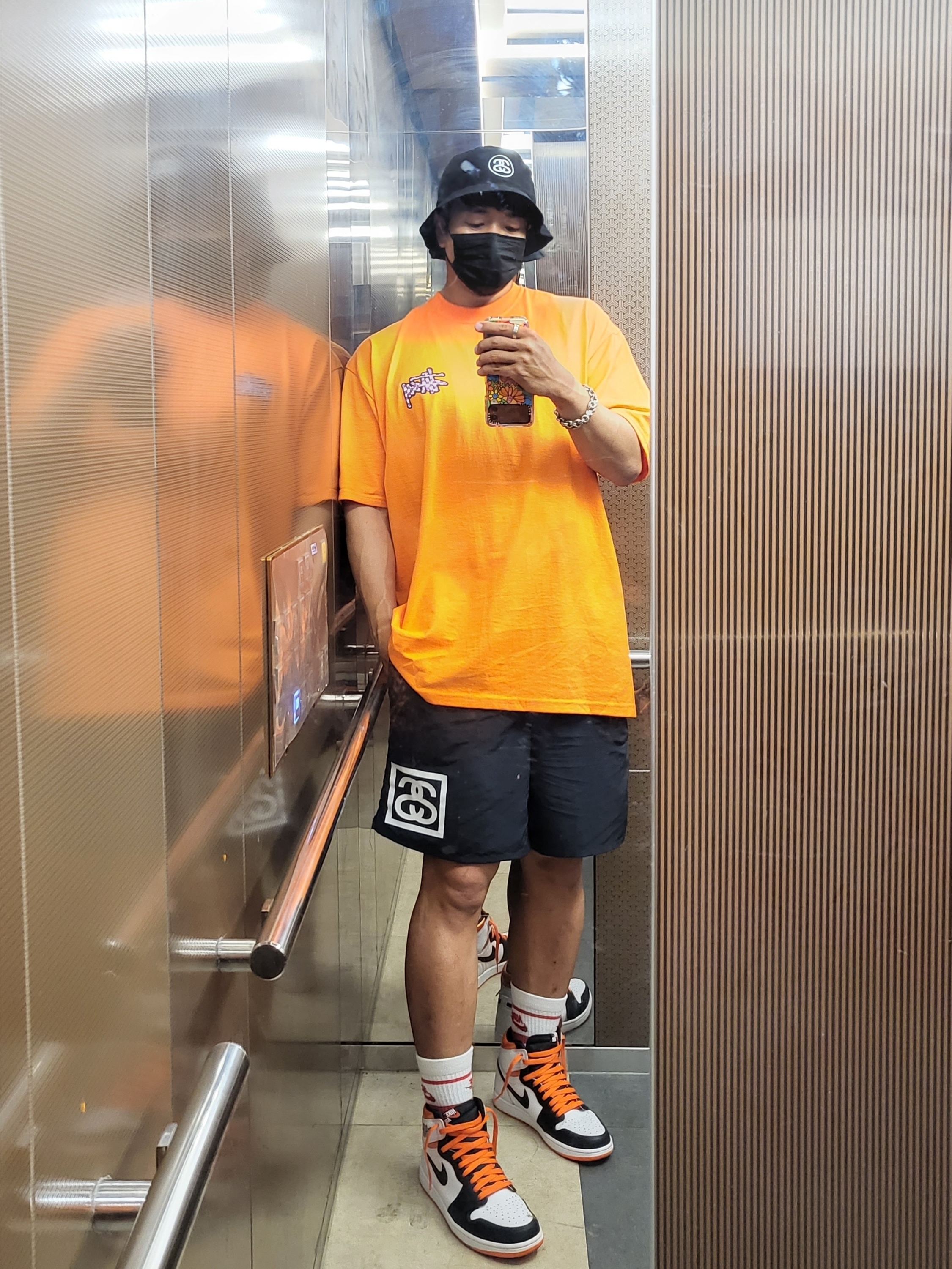 Stussy SS Link Deep Bucket Hat Black, Stussy Checker Stock T-Shirt Coral 착용 스타일