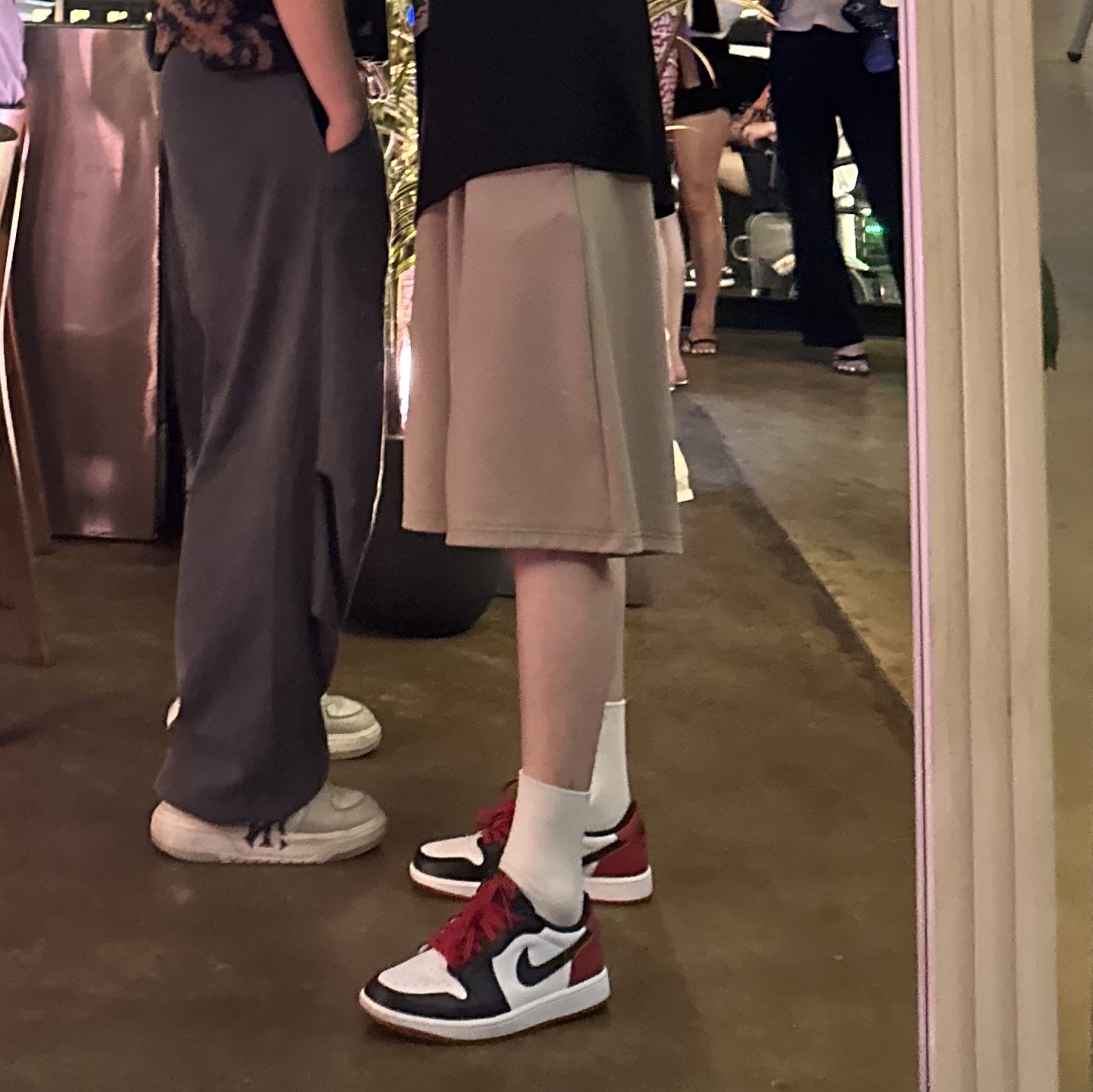 Jordan 1 Retro Low OG Black Toe 착용 스타일 - 2