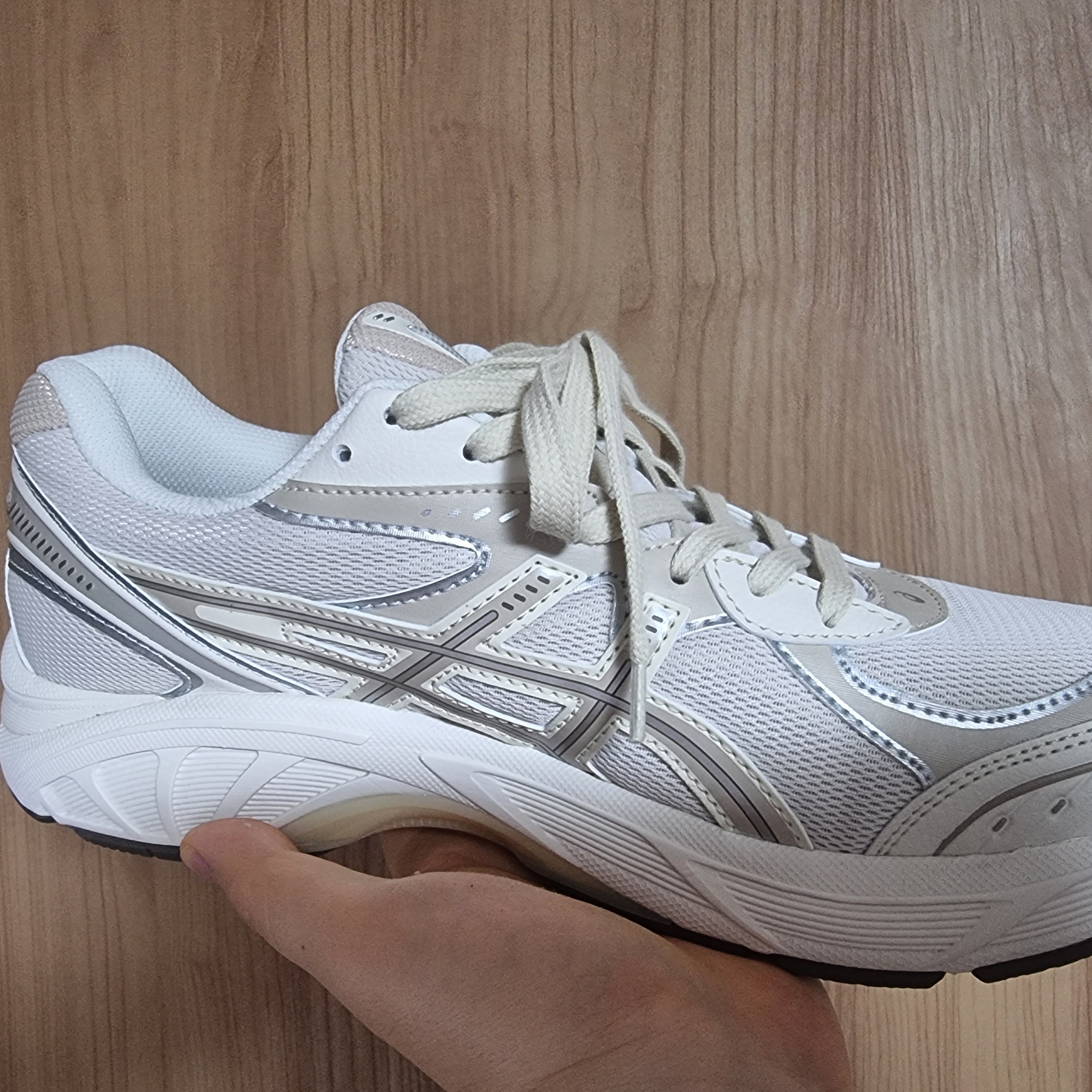 Asics GT-2160 Oatmeal Simply Taupe 착용 스타일 - 2