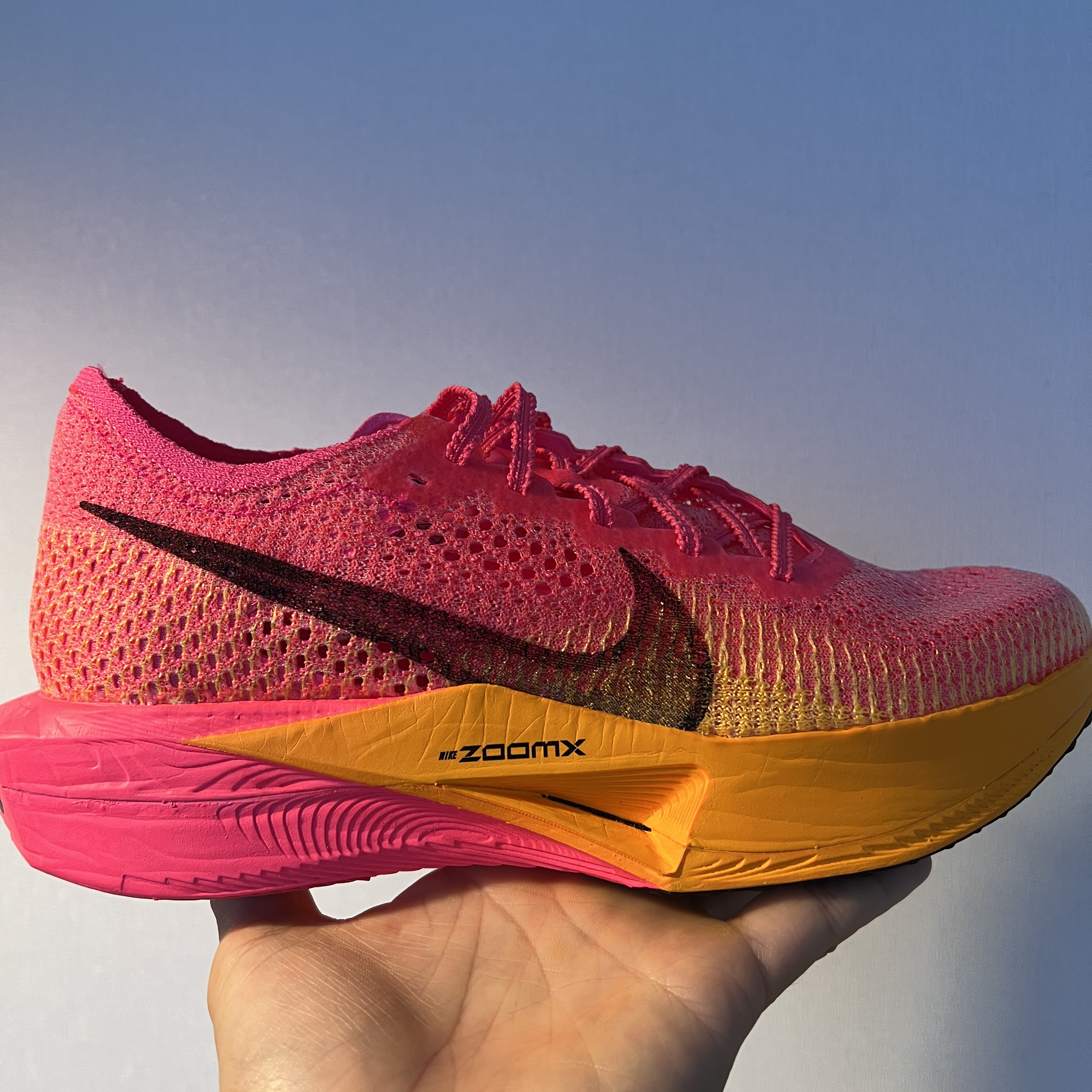 Nike ZoomX Vaporfly Next% 3 Hyper Pink 착용 스타일