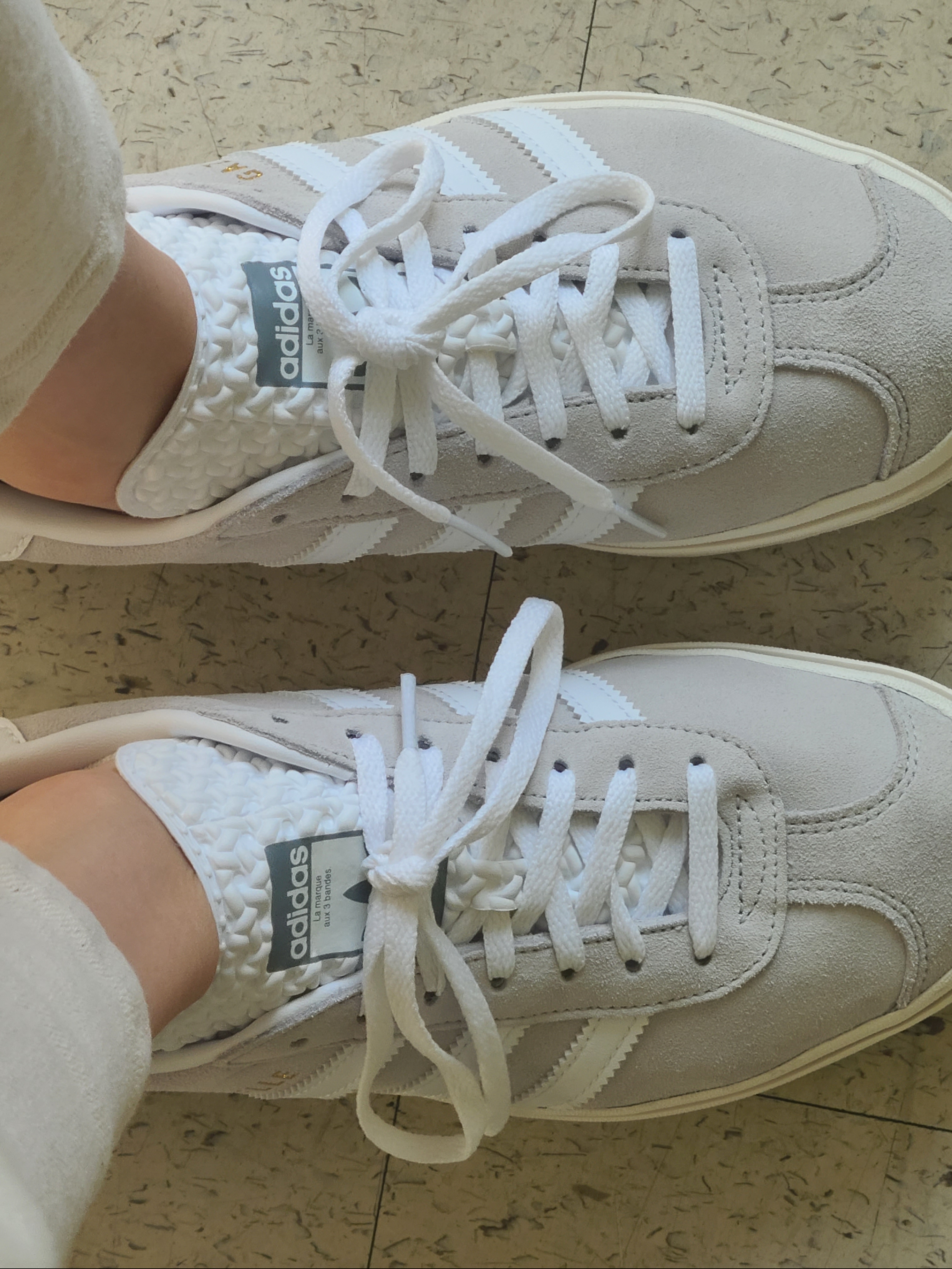 (W) Adidas Gazelle Bold Grey Cloud White 착용 스타일