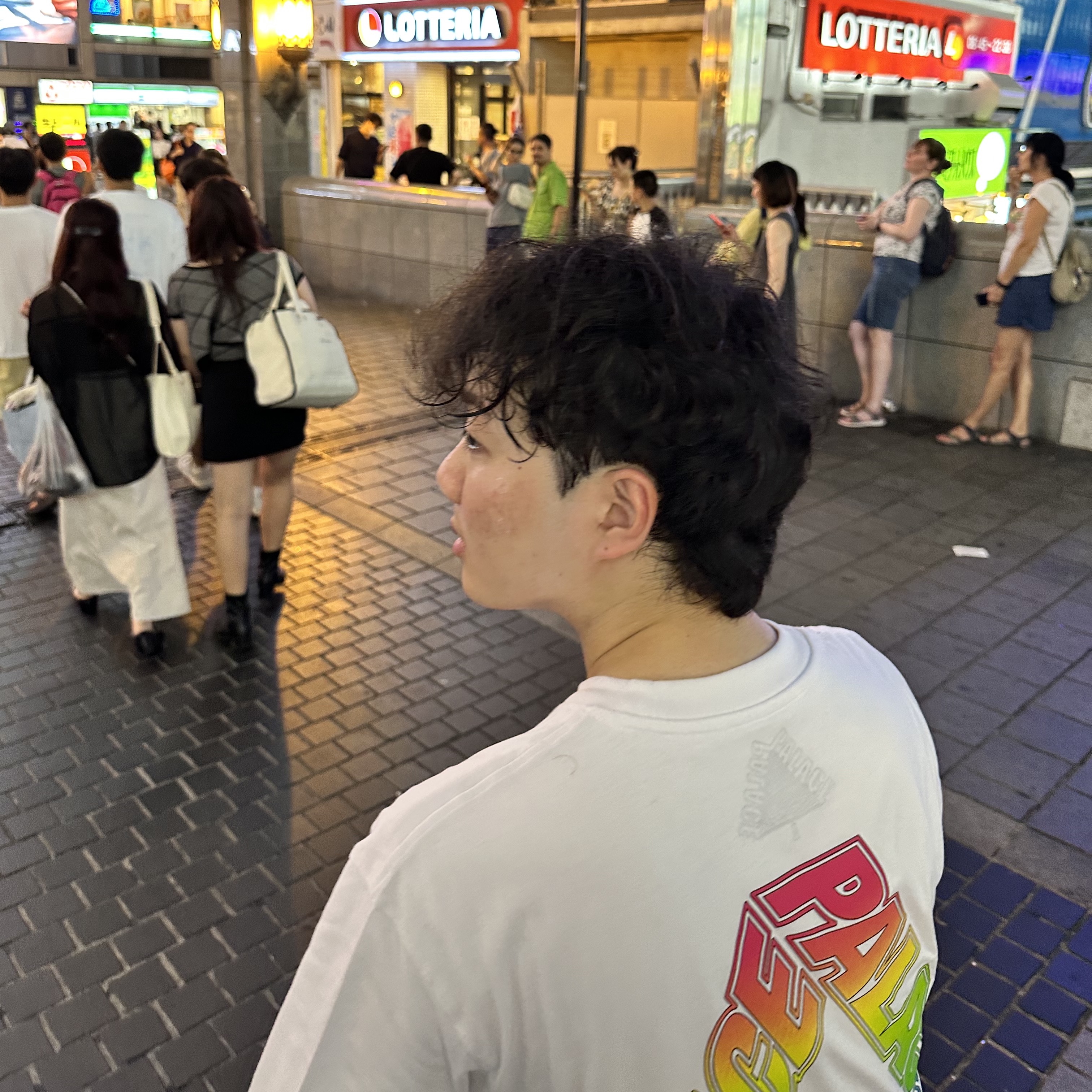 Palace Spectrum P3 T-Shirt White - 23SS 착용 스타일 - 2