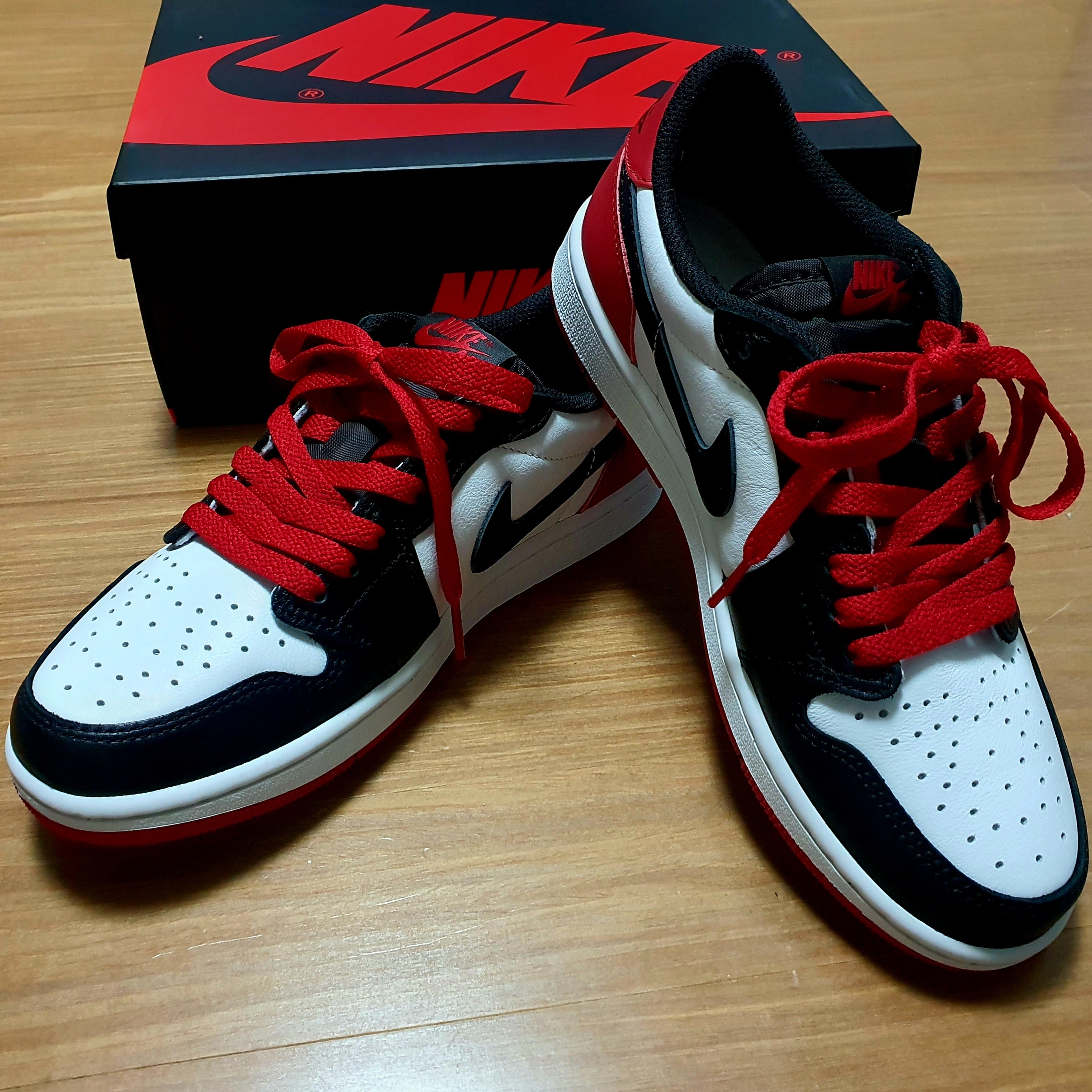 Jordan 1 Retro Low OG Black Toe 착용 스타일 - 3