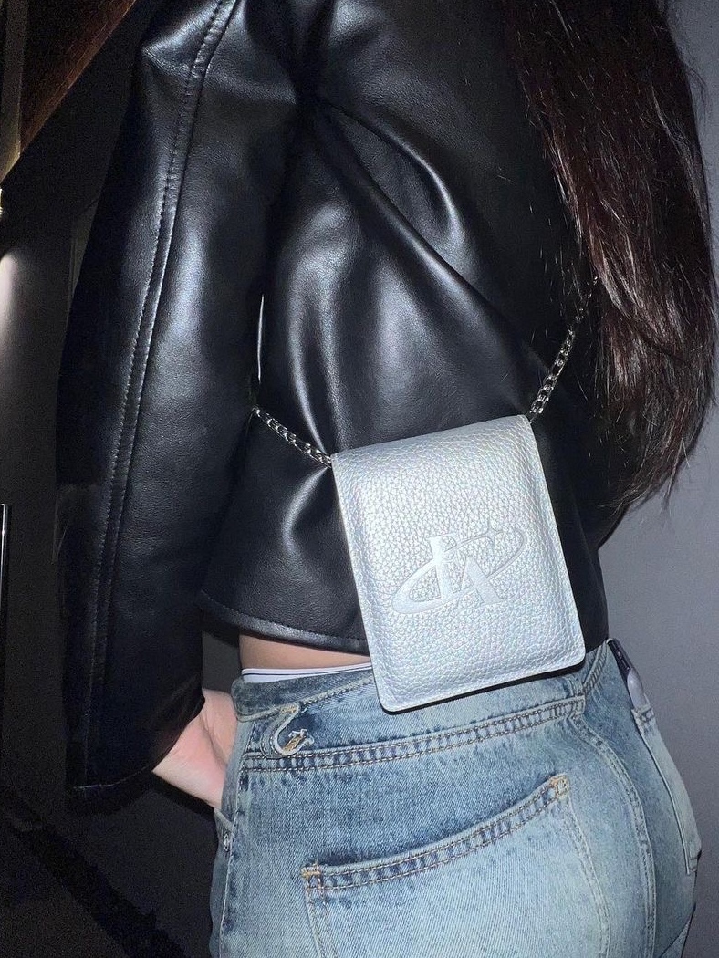For Appeal Cigarette Wallet Bag Silver 착용 스타일 - 2