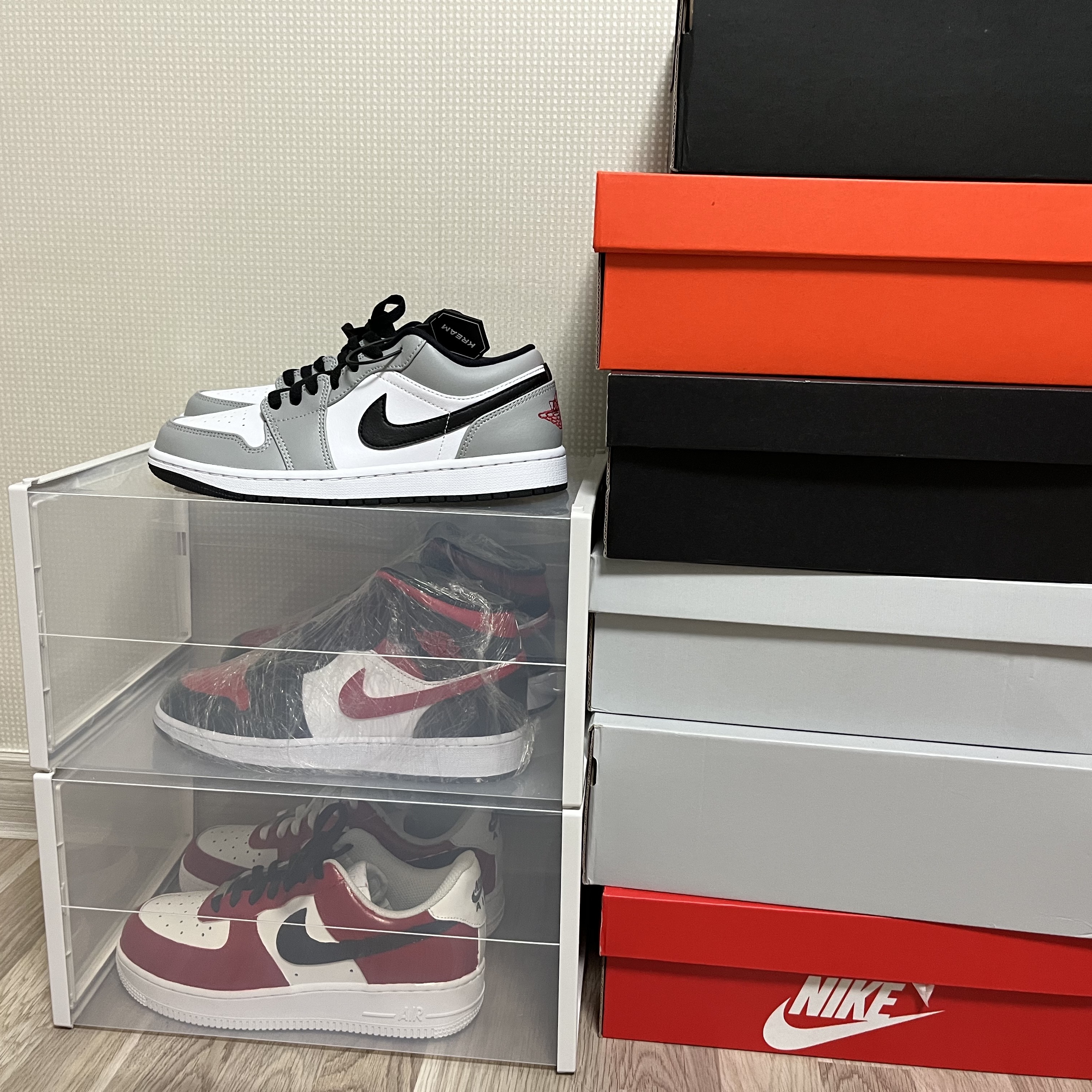 Jordan 1 Low Light Smoke Grey, Nike Air Force 1 '07 Low White 착용 스타일