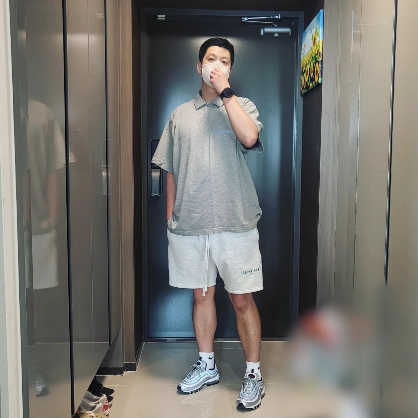 Essentials The Core Collection Short Sleeve Polo Heather Oatmeal, Essentials The Core Collection Sweatshorts Oatmeal 착용 스타일