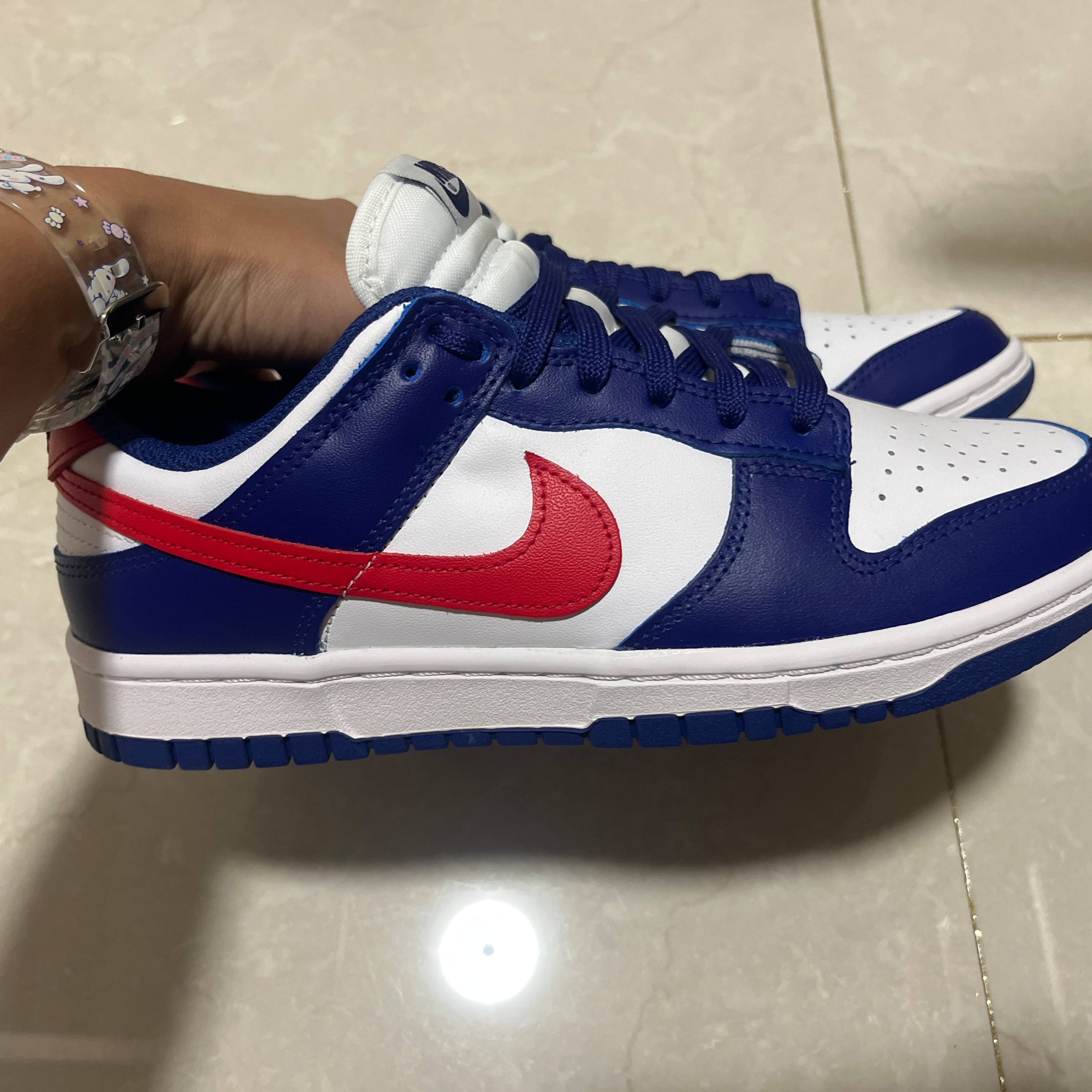 (W) Nike Dunk Low White and University Red 착용 스타일