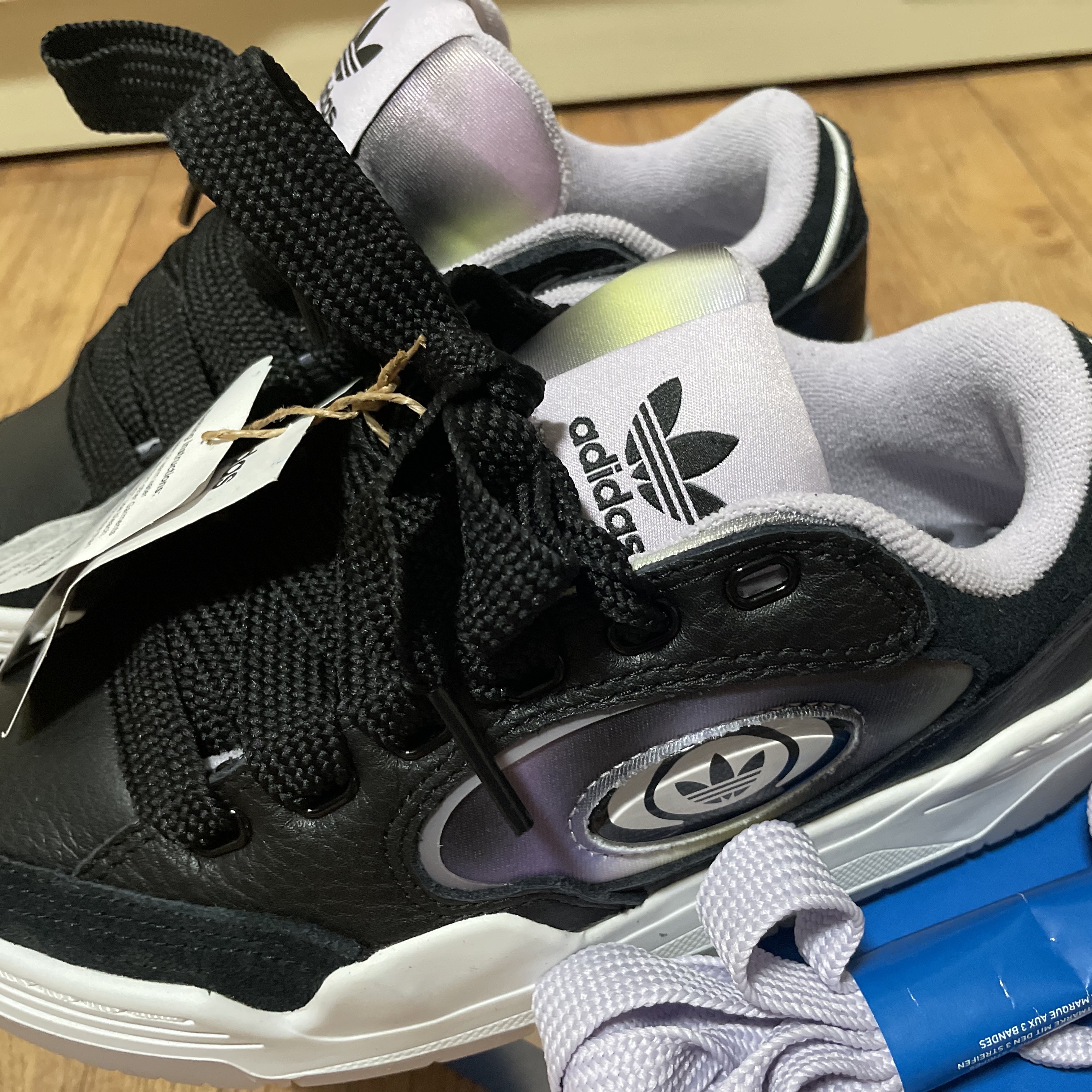 (W) Adidas Adi 2000 Core Black Silver Metallic 착용 스타일