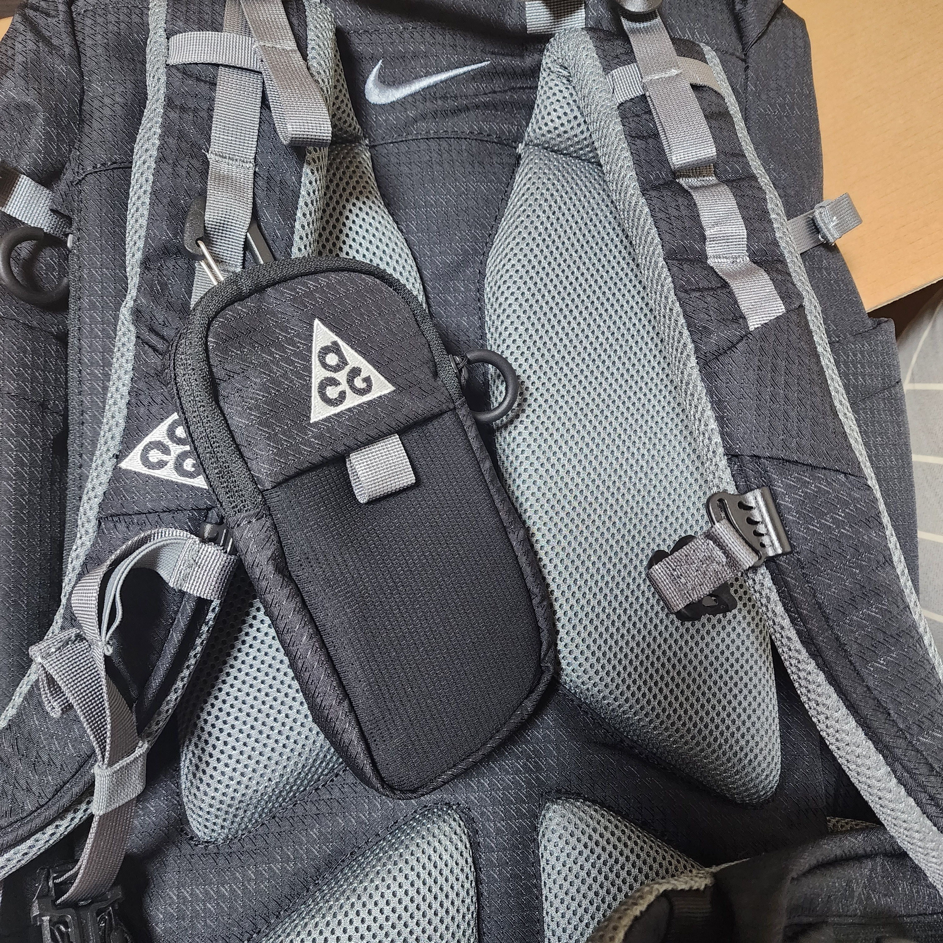 Nike ACG 36 Backpack Black 착용 스타일 - 1