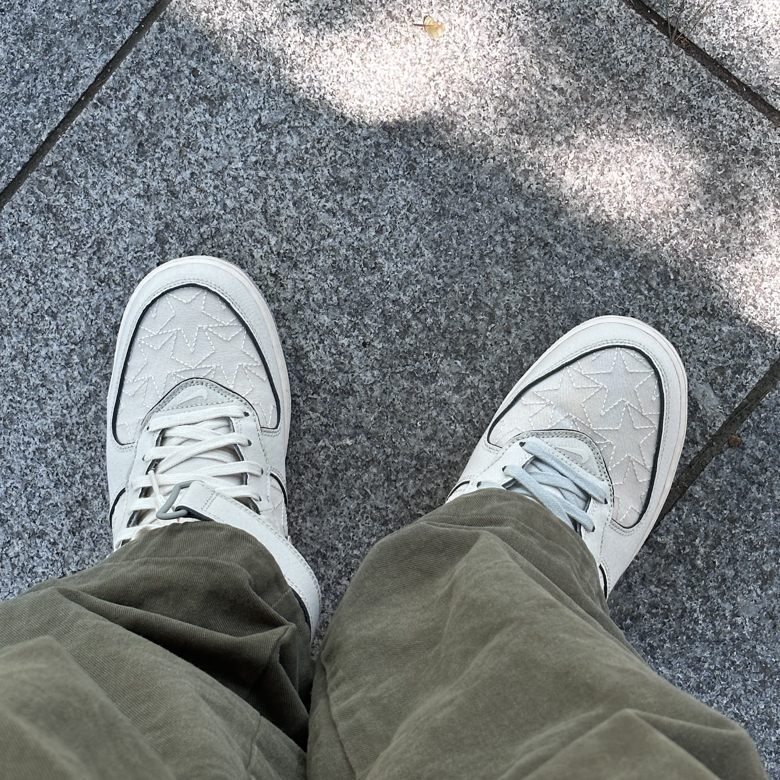 Nike Air Force 1 Mid '07 Pearl White 착용 스타일