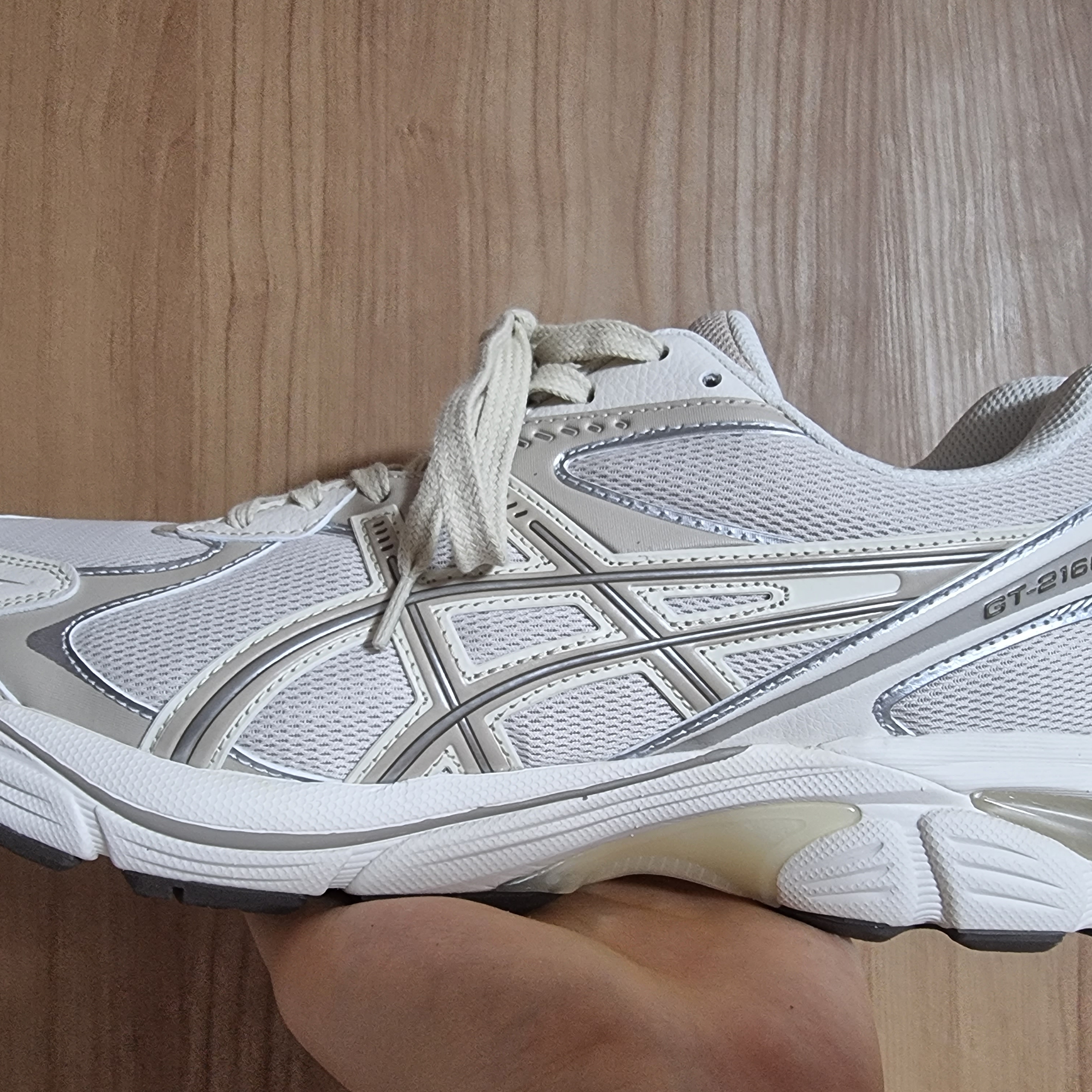Asics GT-2160 Oatmeal Simply Taupe 착용 스타일 - 1