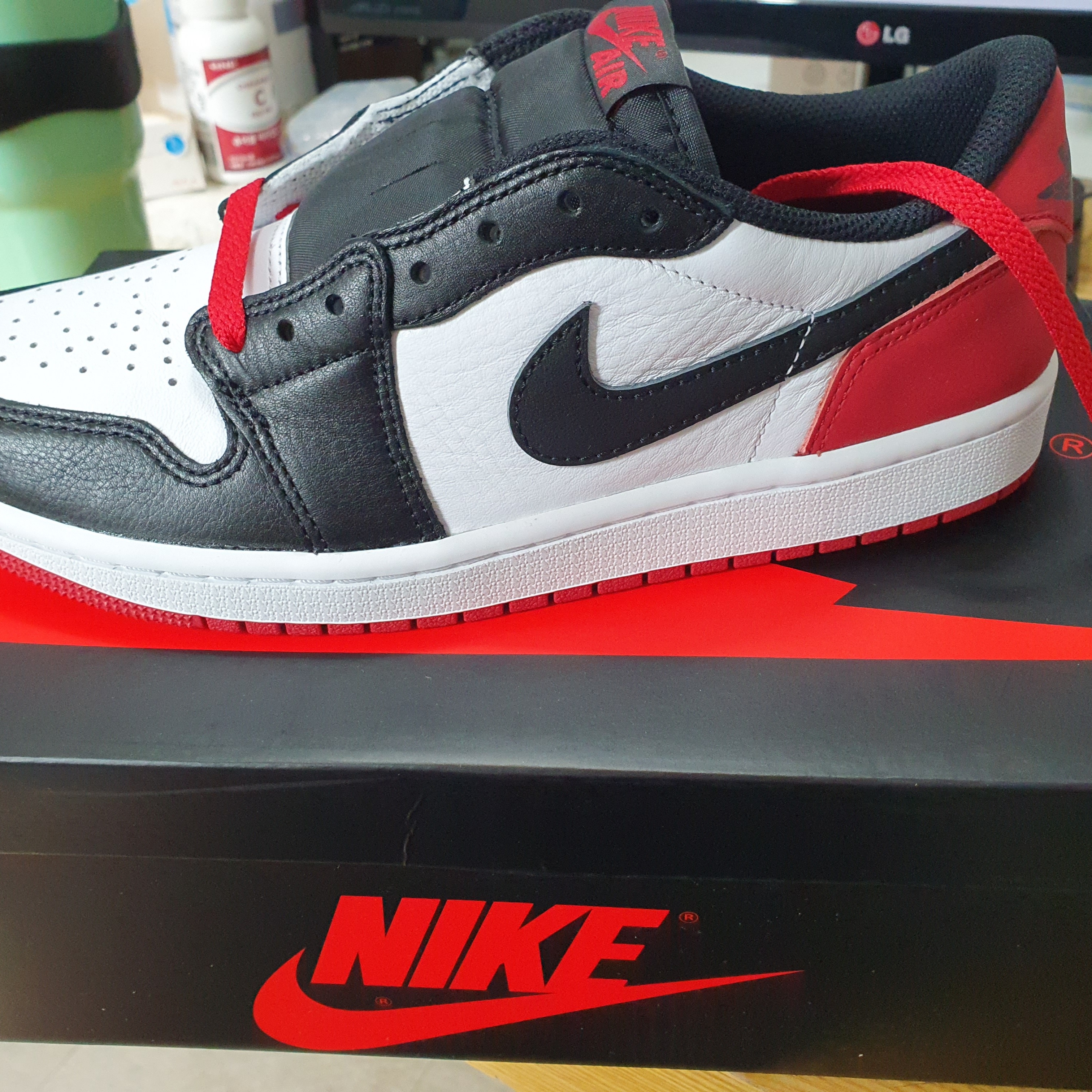 Jordan 1 Retro Low OG Black Toe 착용 스타일 - 1