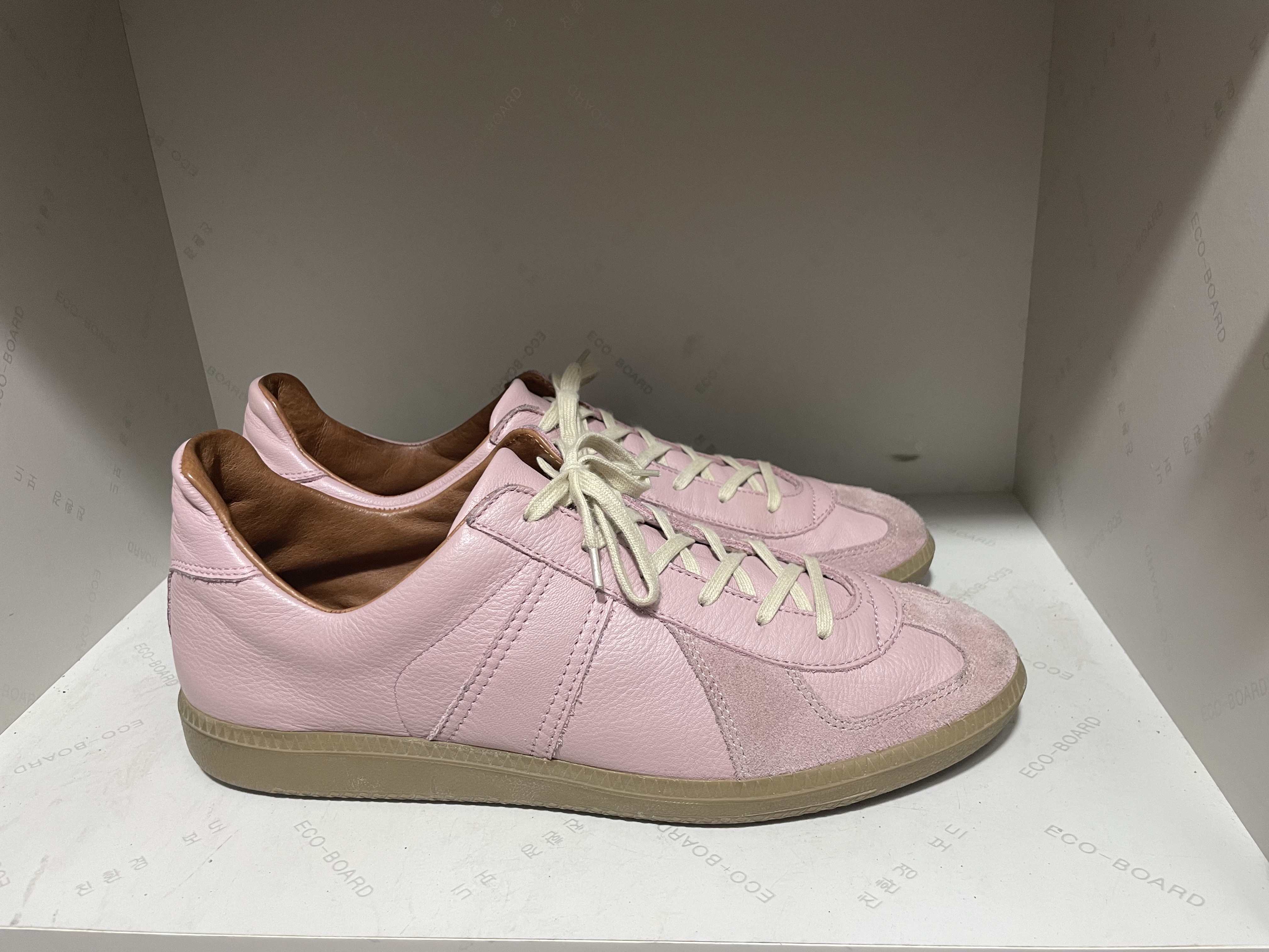 Reproduction of Found German Military Trainer 1700L Light Pink 착용 스타일